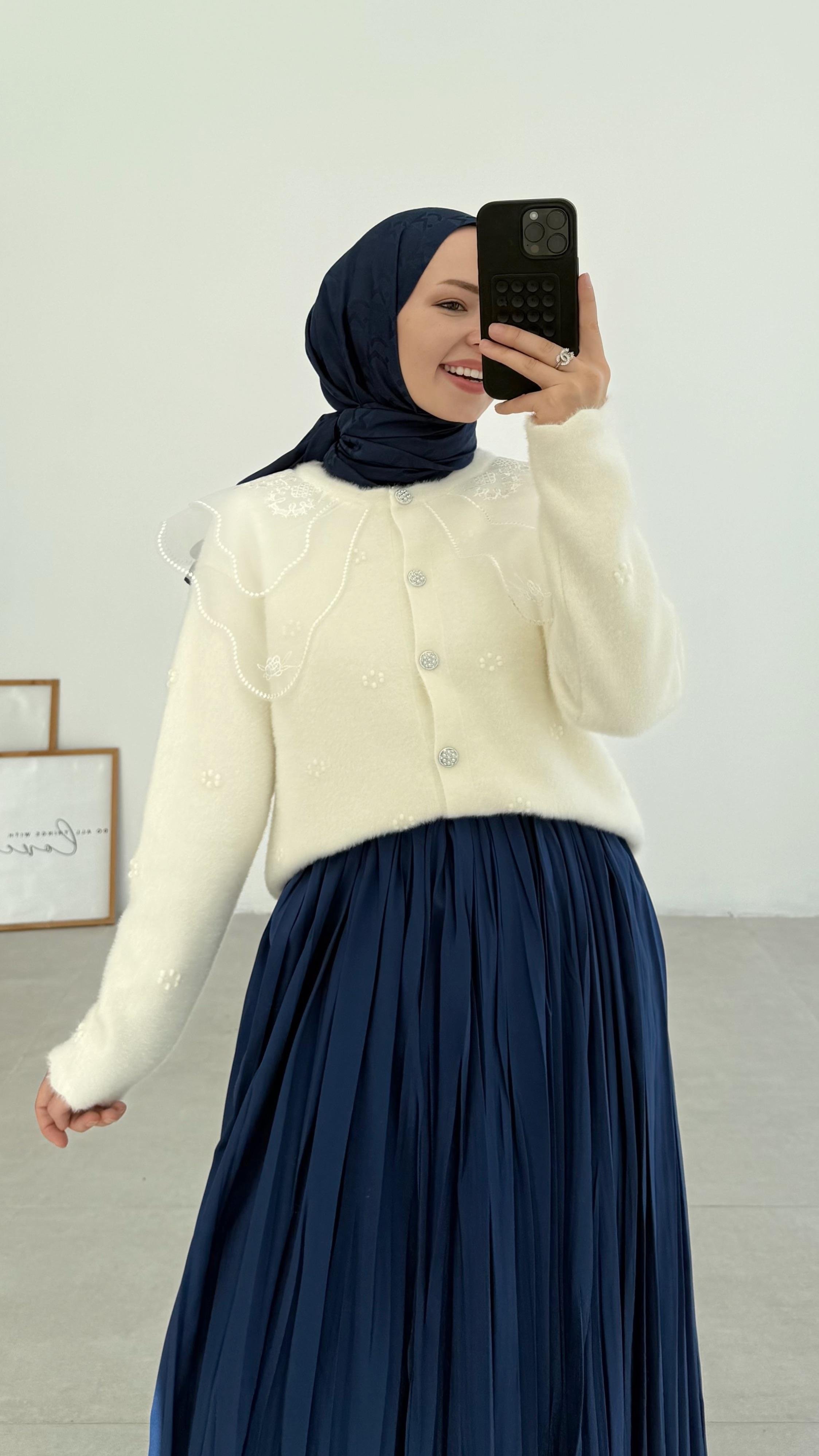 Kaley Bebe Yaka Beyaz Hırka 