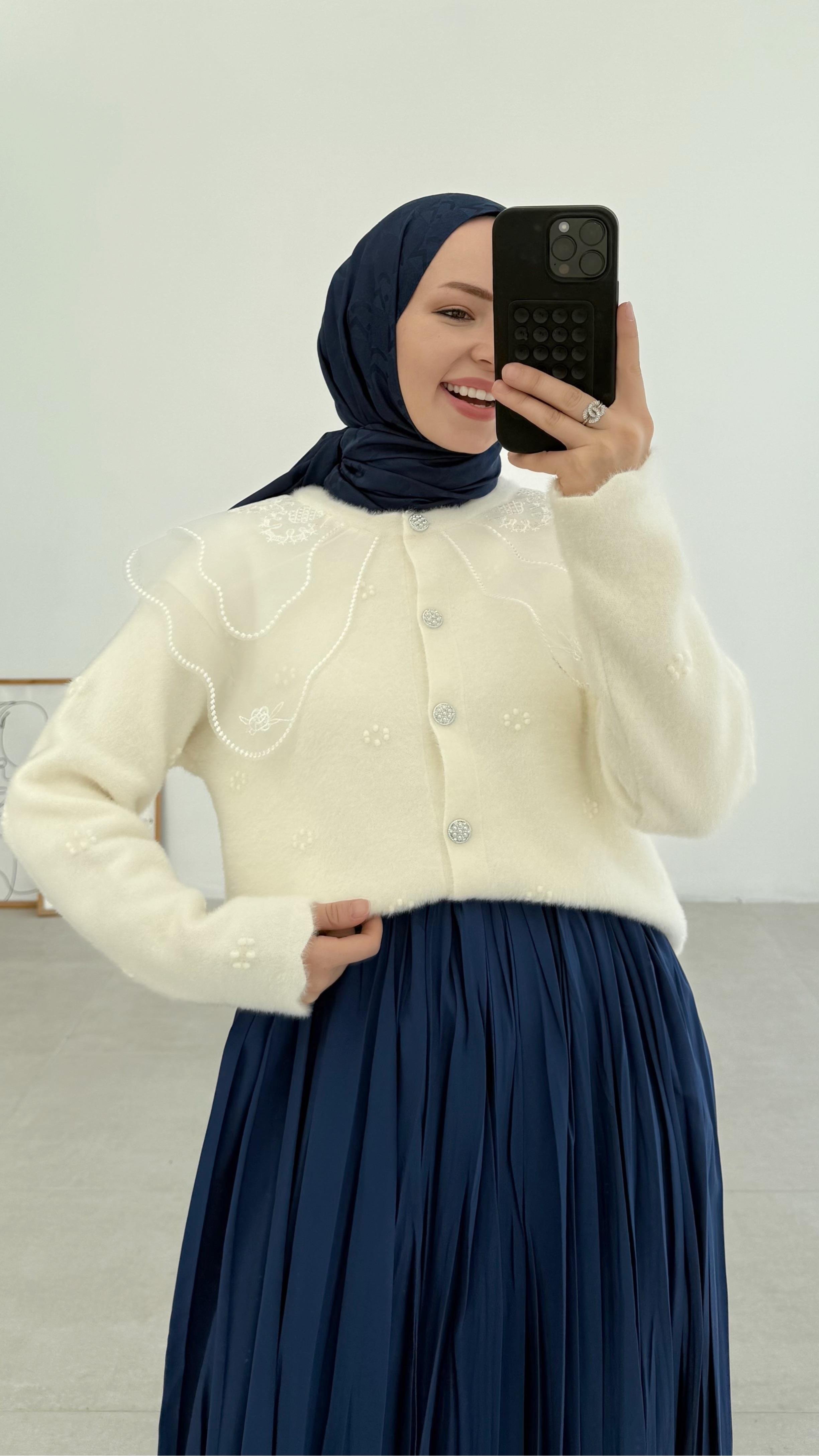 Kaley Bebe Yaka Beyaz Hırka 