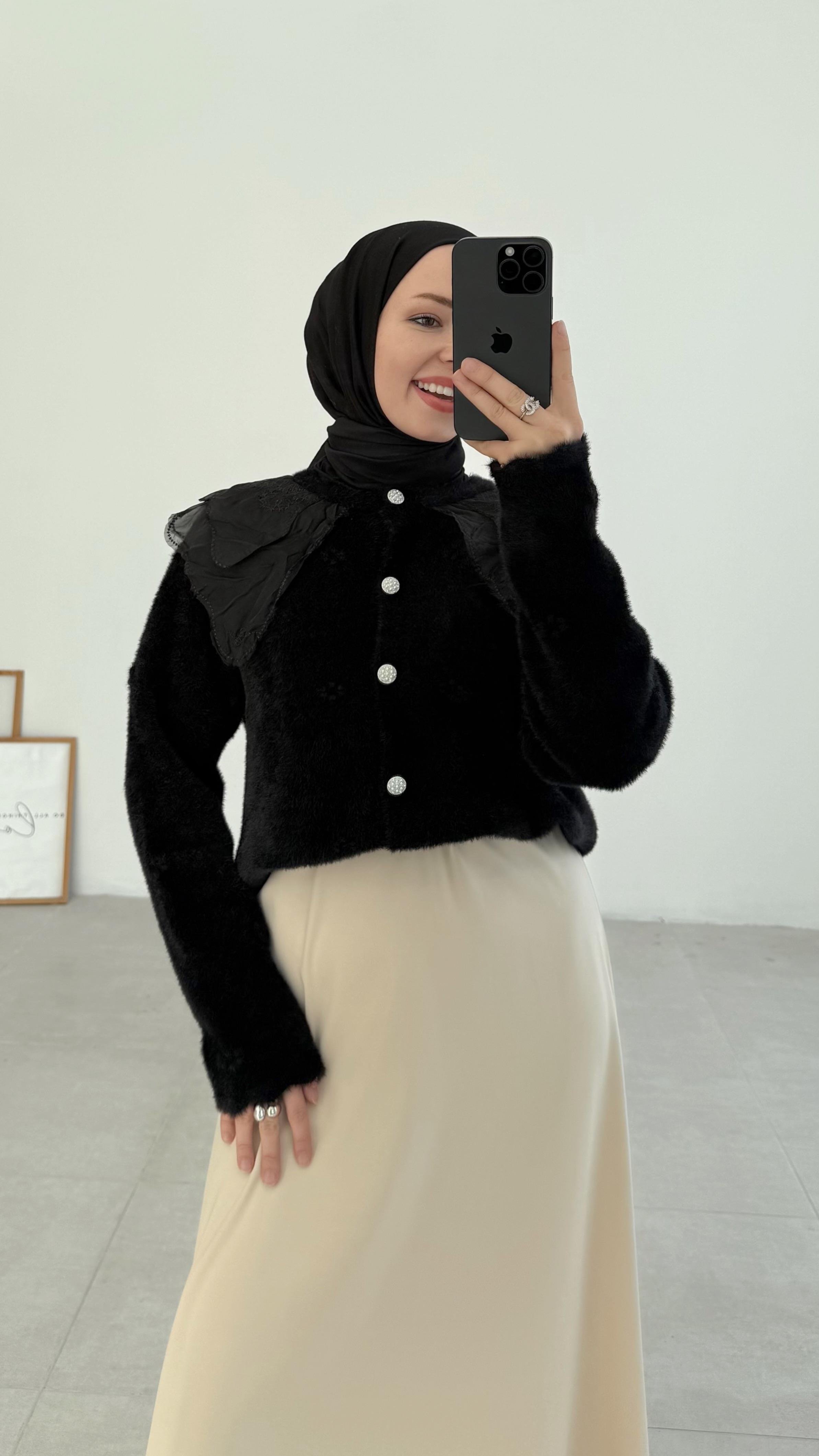 Kaley Bebe Yaka Siyah Hırka 