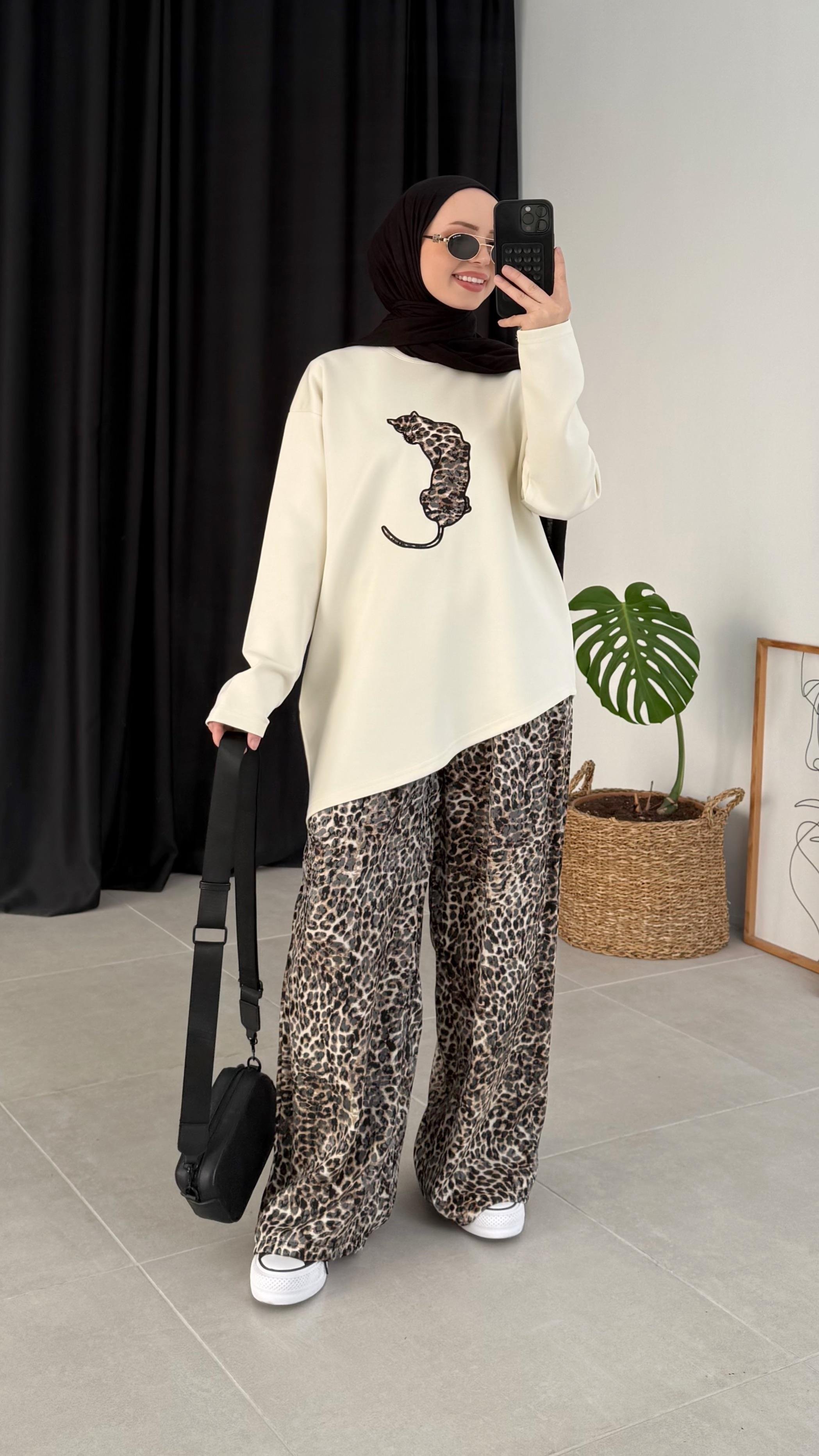 Leon Krem Leoparlı Pantolon Takım