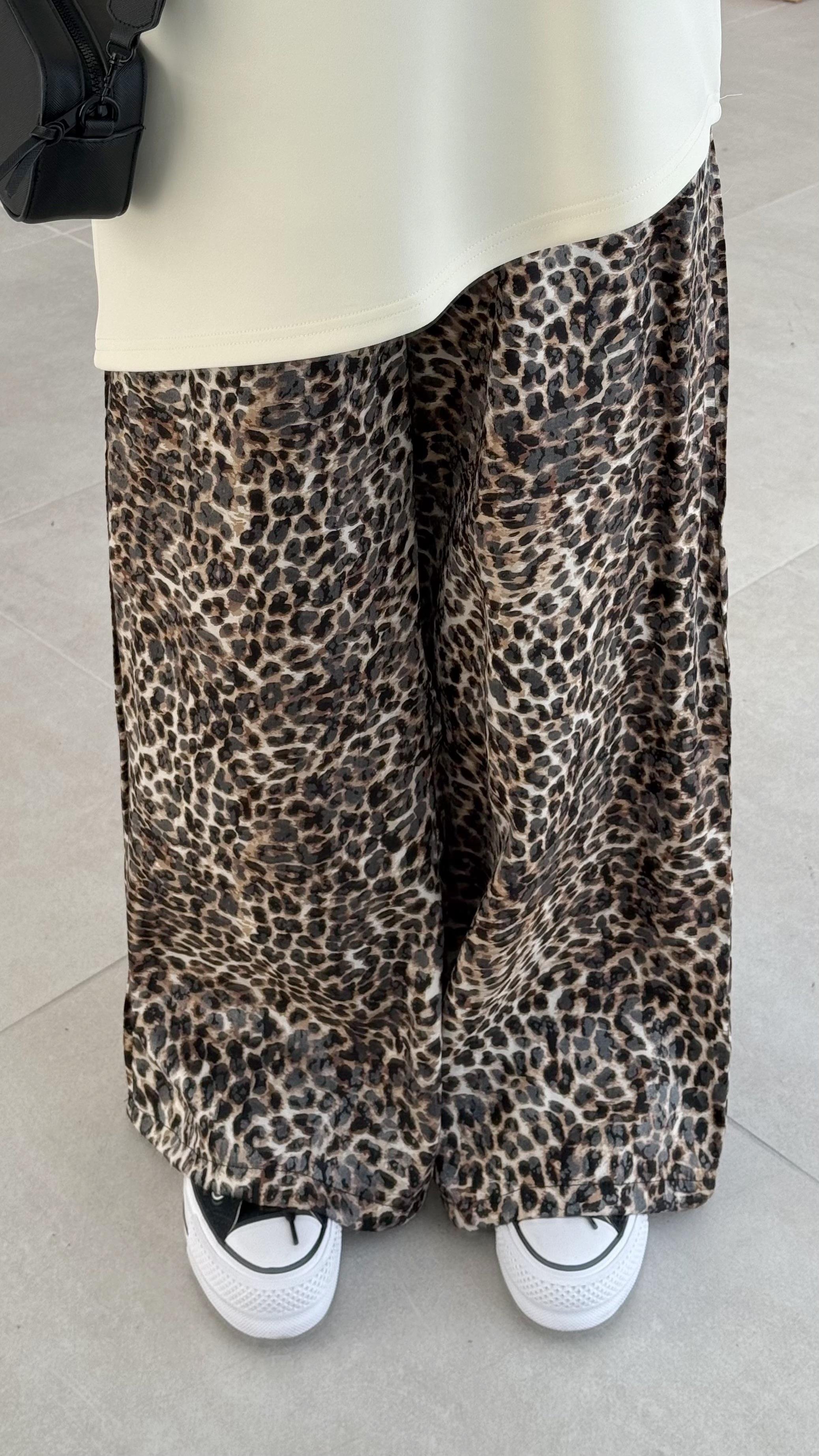 Leon Krem Leoparlı Pantolon Takım