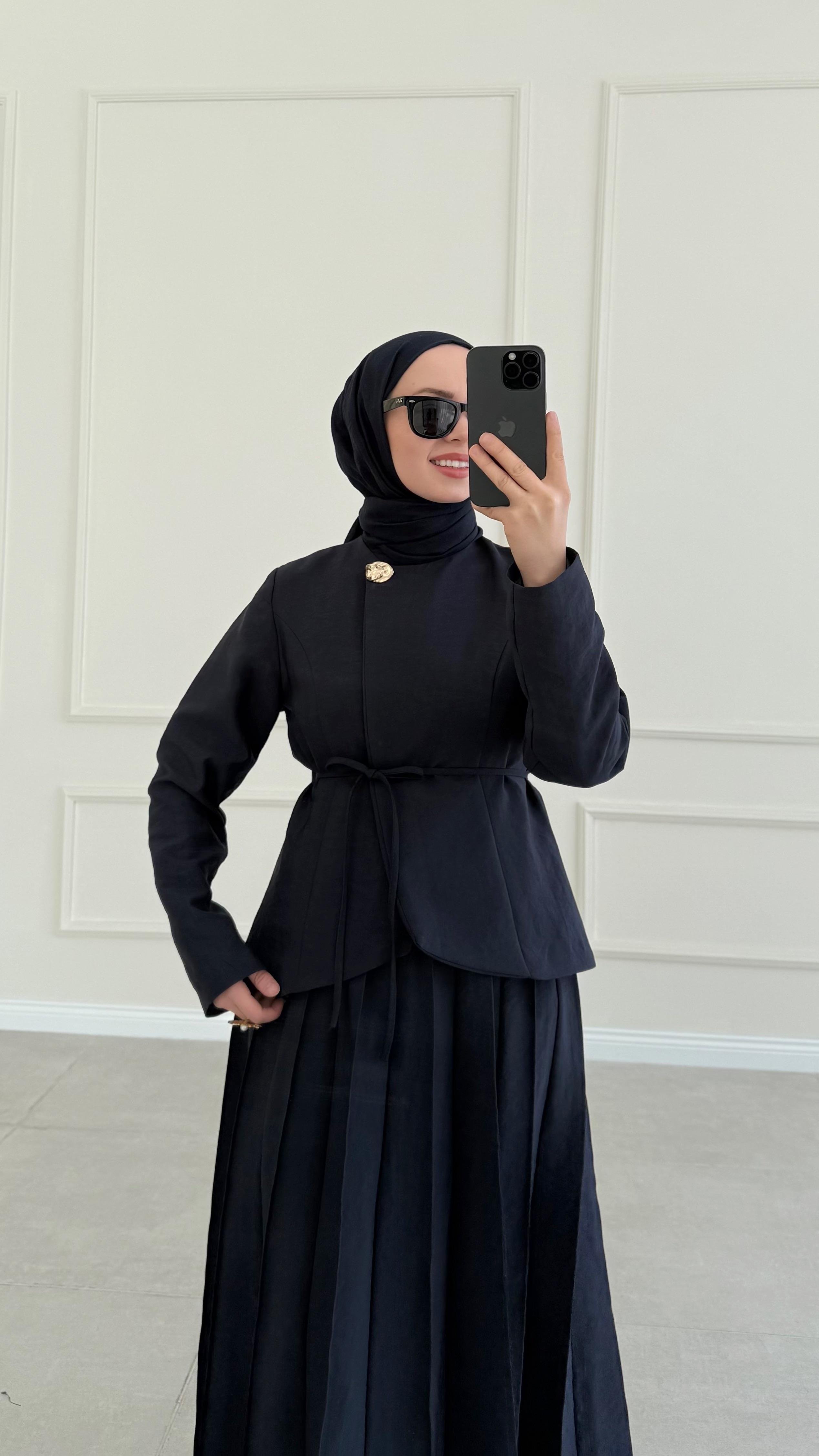 Leonardo Lacivert Tek Düğme Gabardin Etek Takım