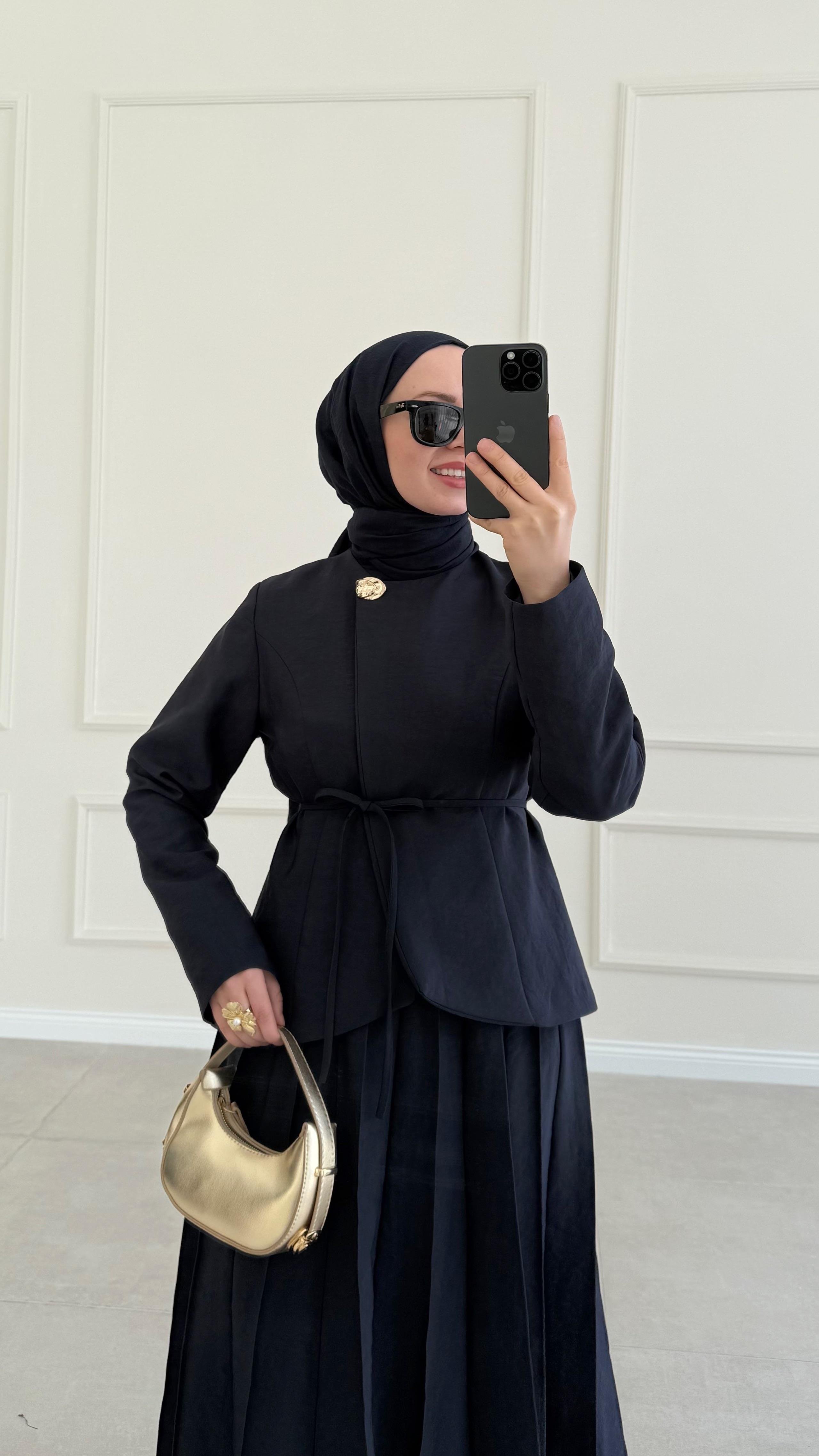 Leonardo Lacivert Tek Düğme Gabardin Etek Takım