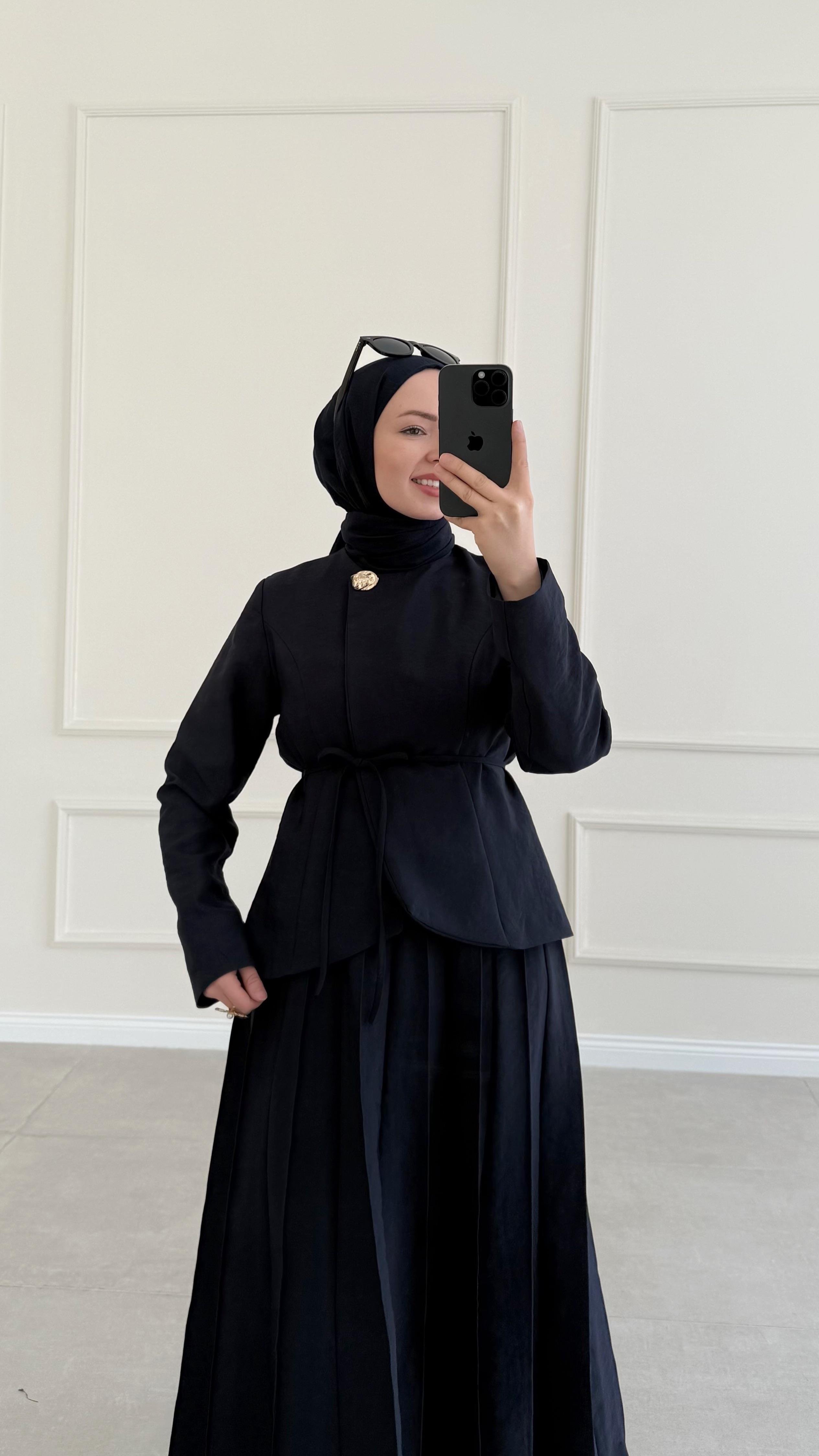 Leonardo Lacivert Tek Düğme Gabardin Etek Takım