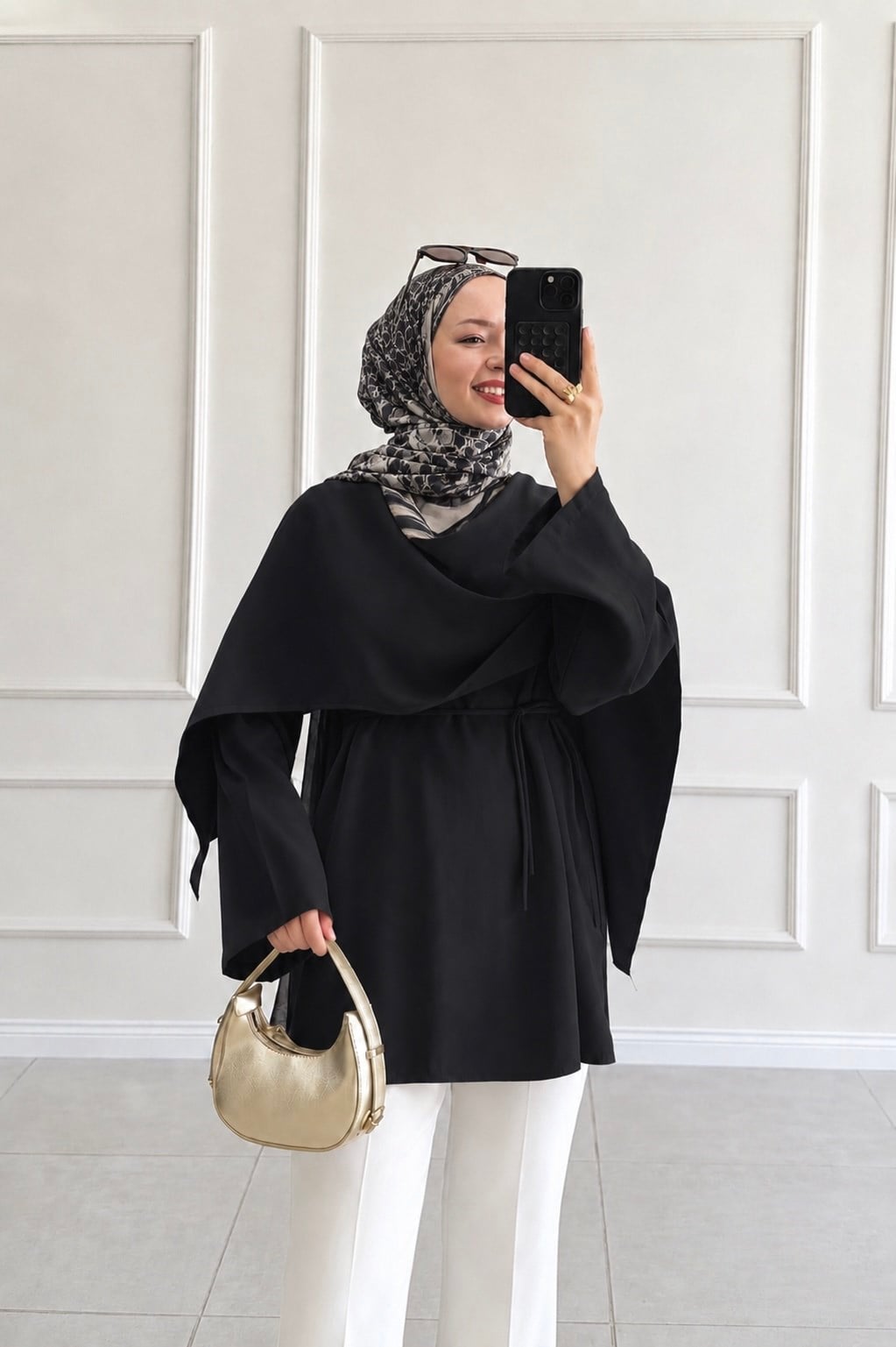 Lisa Pelerin Detaylı Tasarım Siyah Tunik