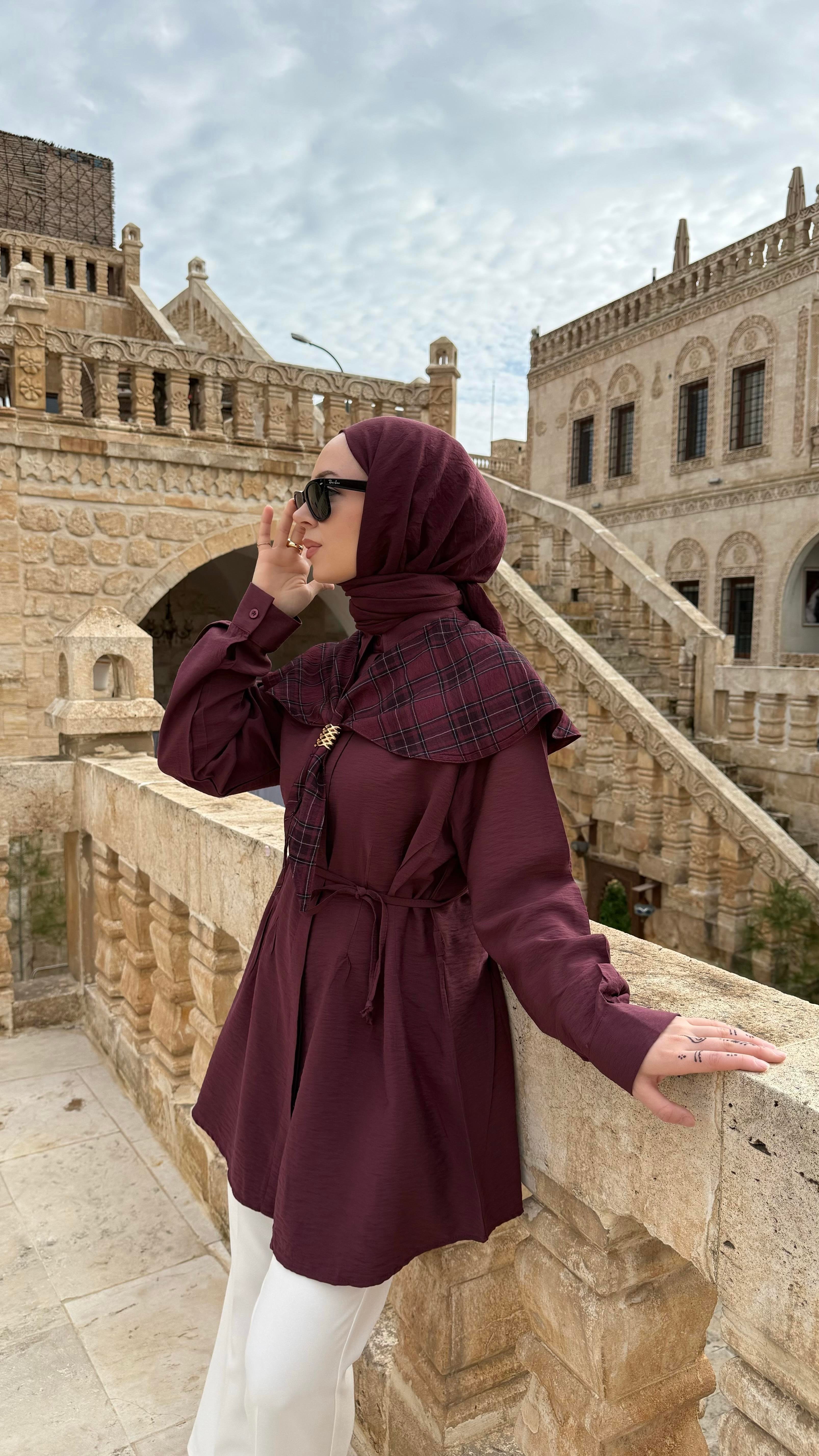 Lone Şal Detaylı Tasarım Bordo Tunik