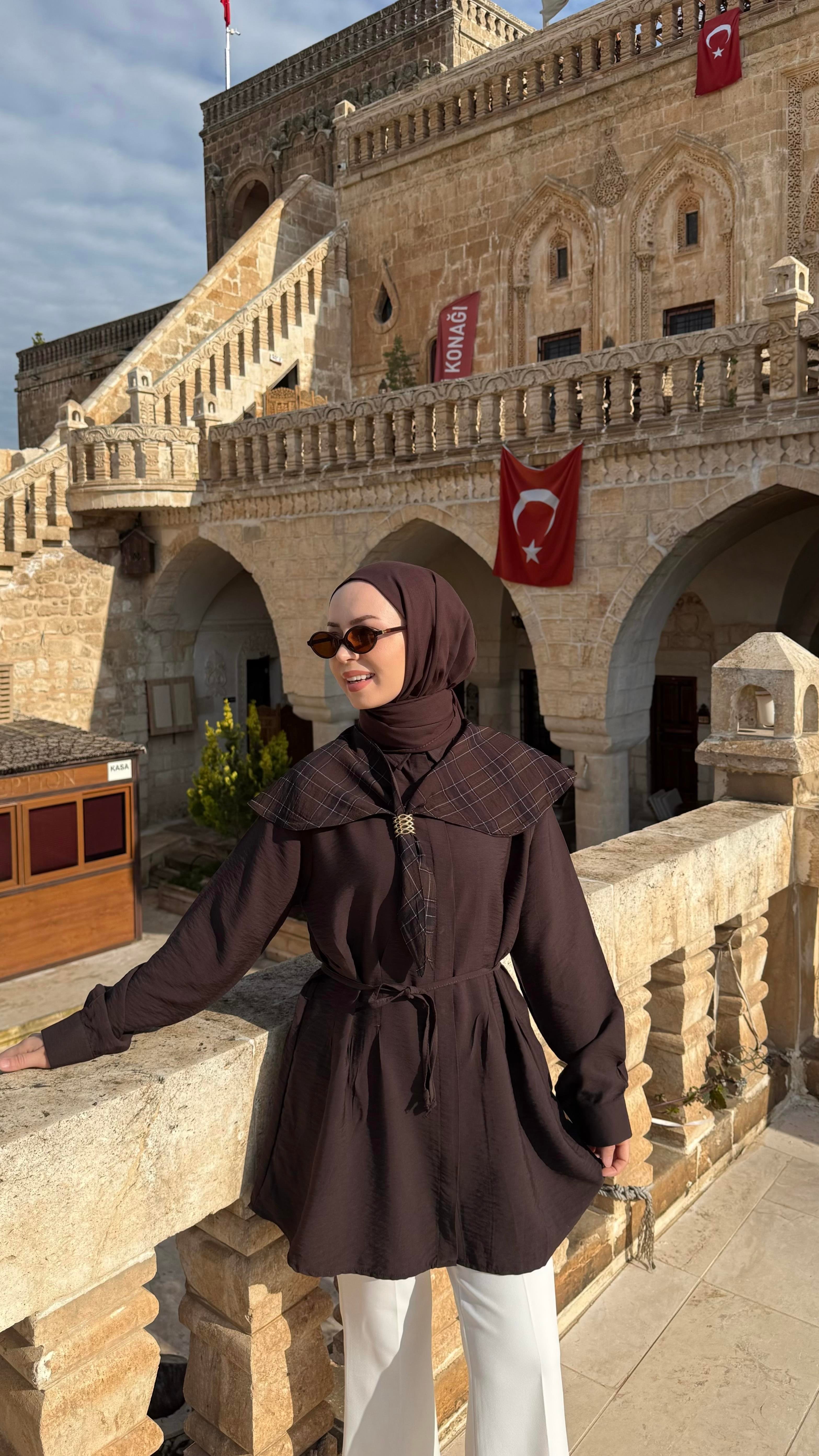 Lone Şal Detaylı Tasarım Kahverengi Tunik