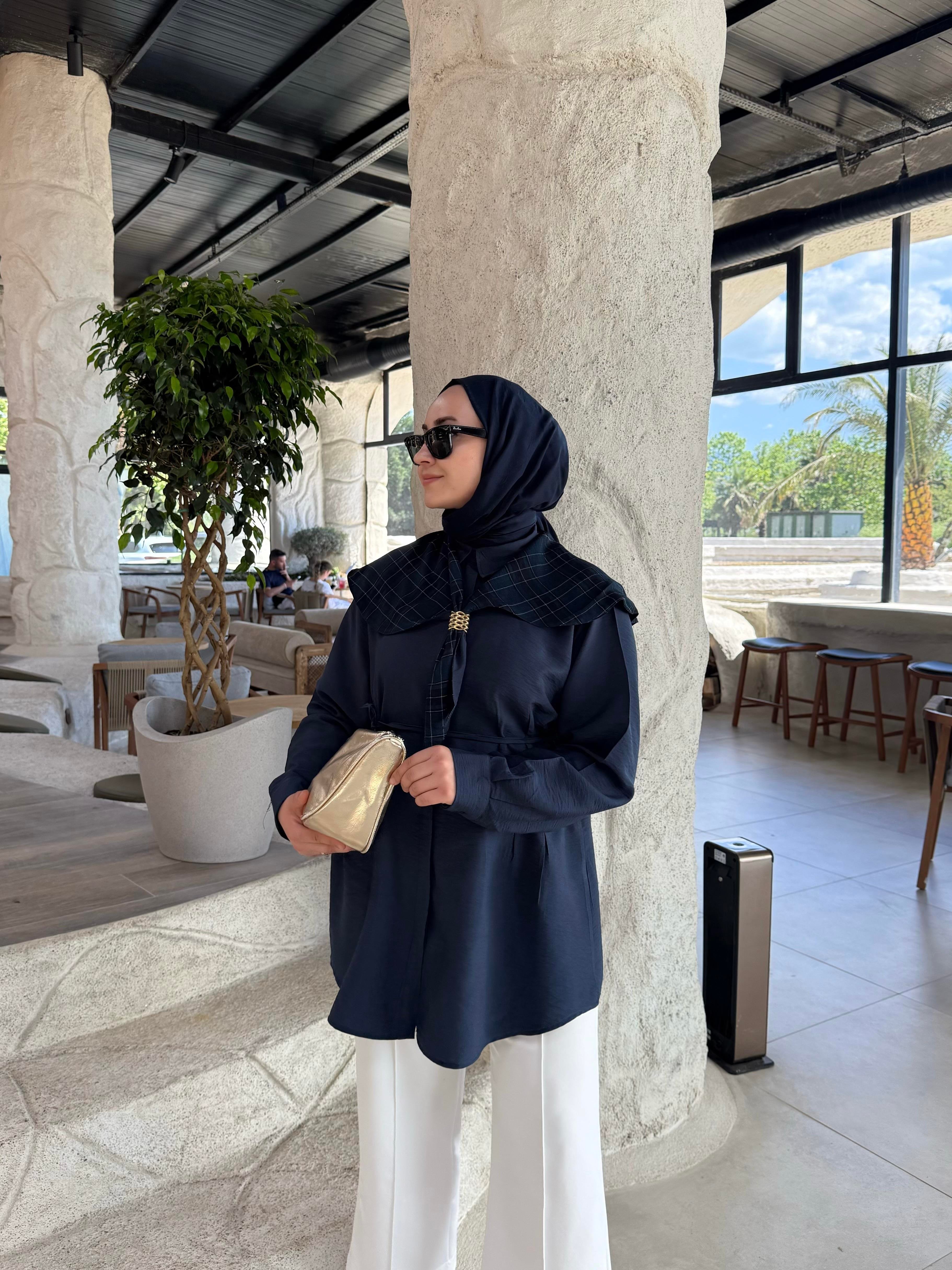 Lone Şal Detaylı Tasarım Lacivert Tunik