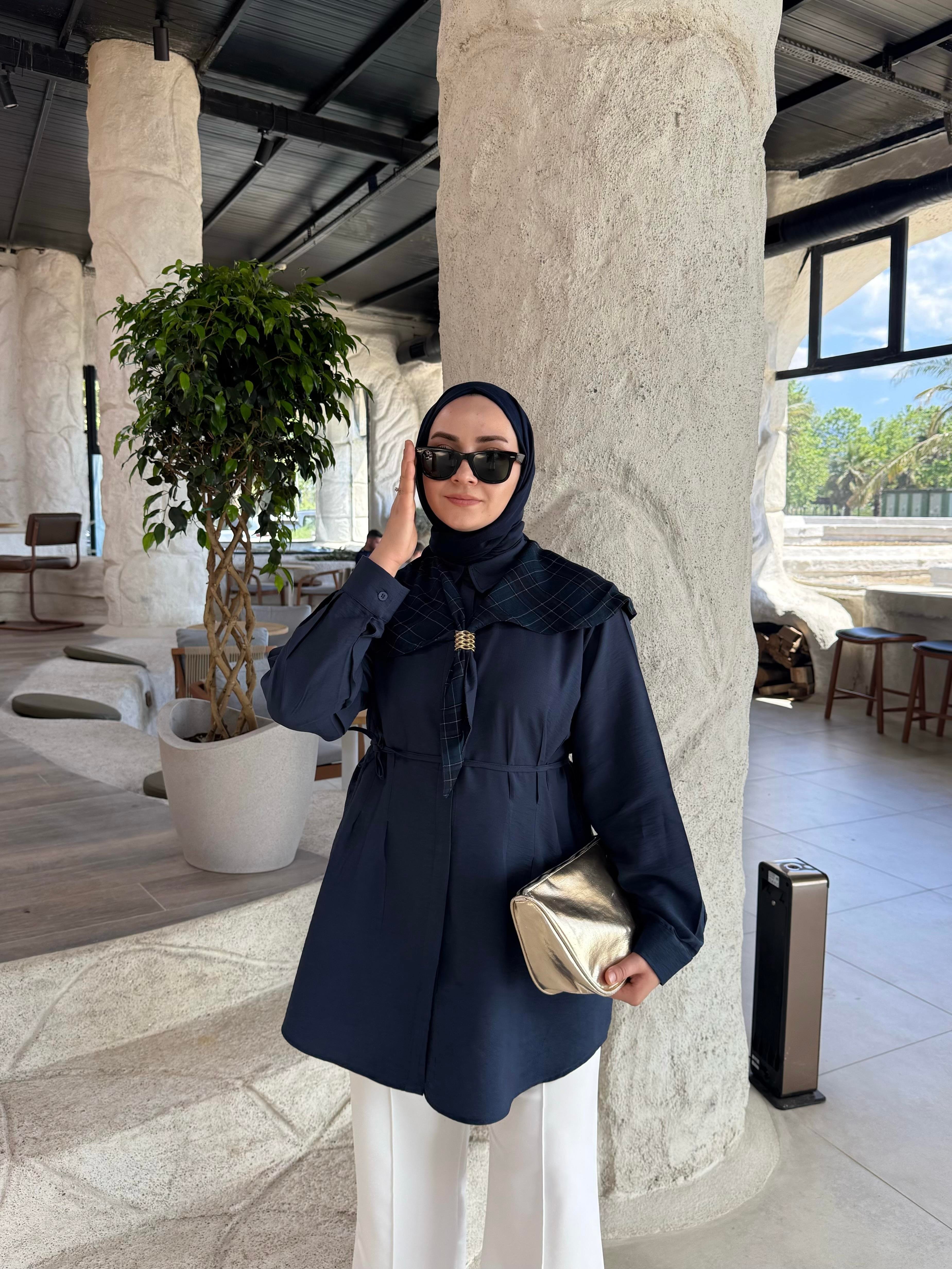 Lone Şal Detaylı Tasarım Lacivert Tunik