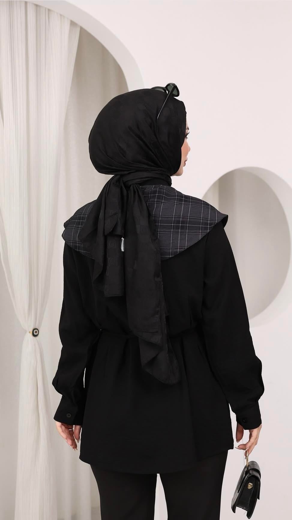 Lone Şal Detaylı Tasarım Siyah Tunik