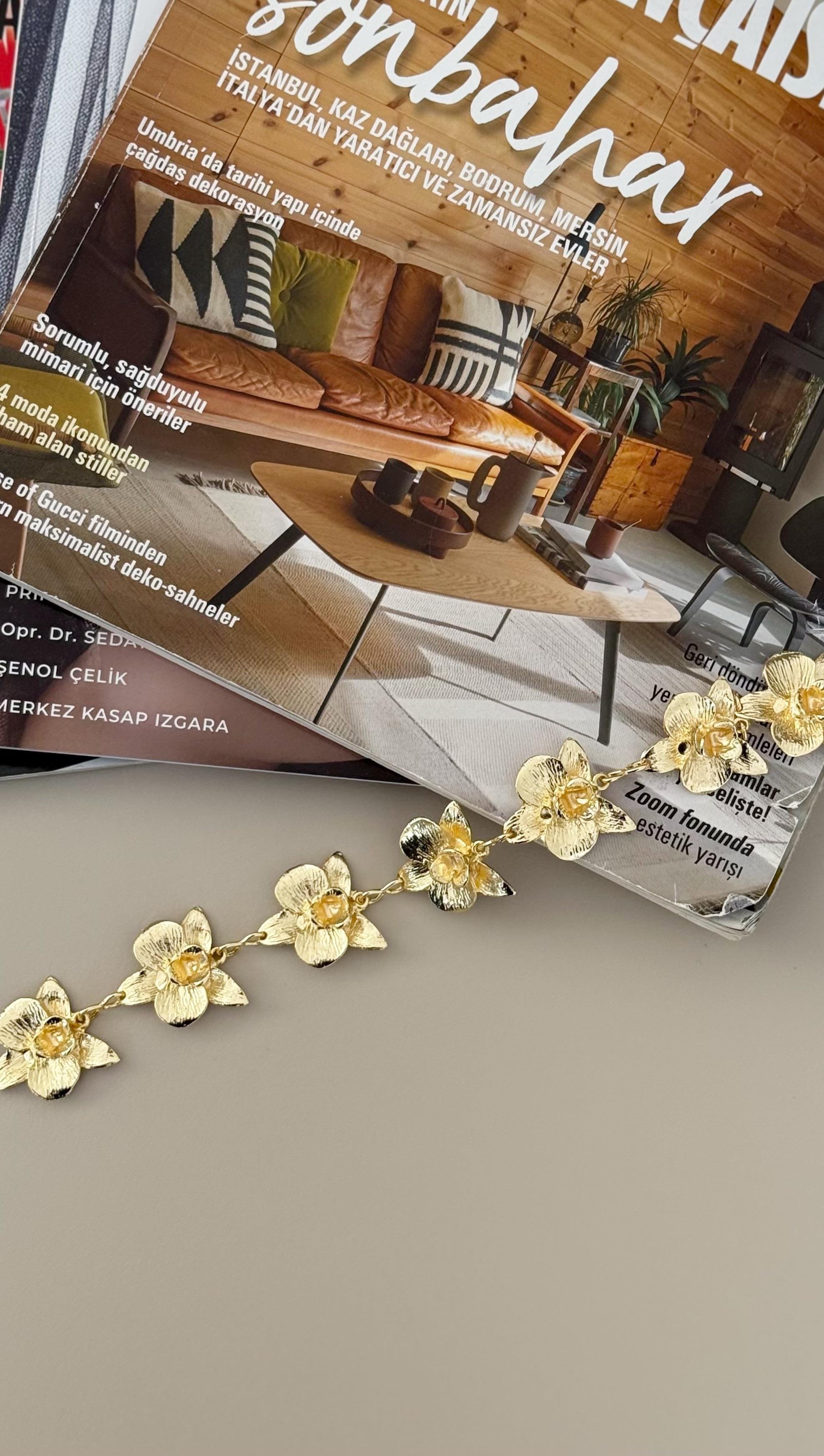 Milant Çiçekli Gold Zincir Kemer