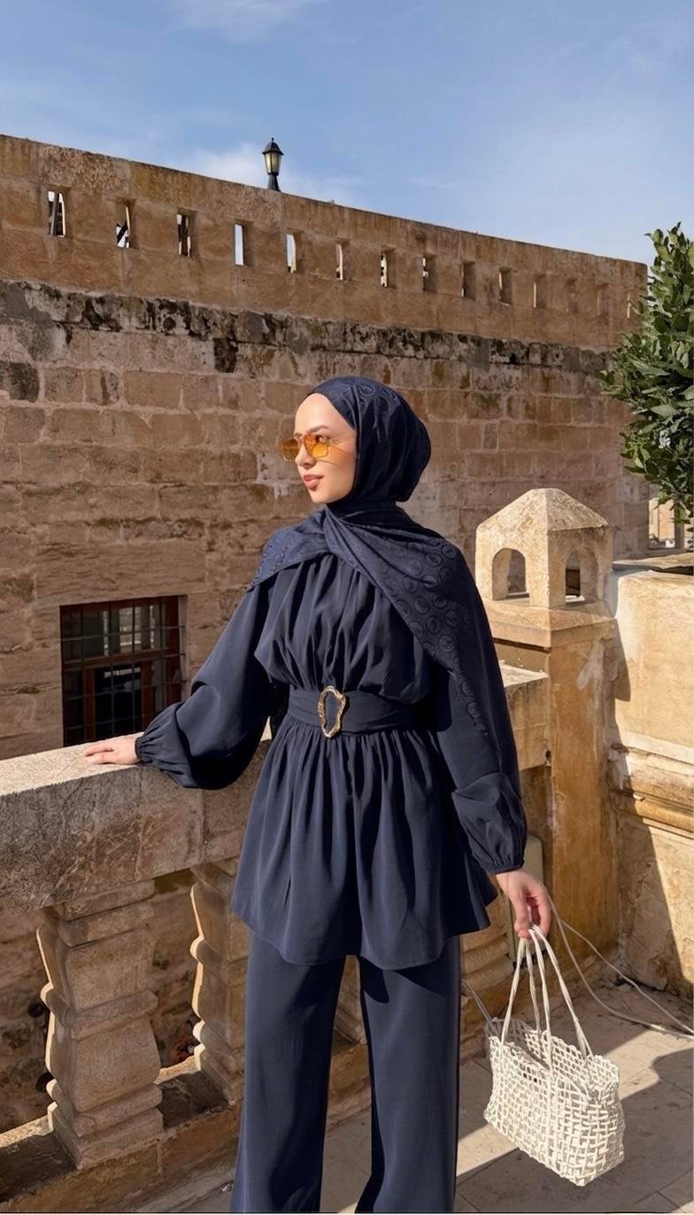 Mona Gold Tokalı Kemerli Lacivert Modal Takım  