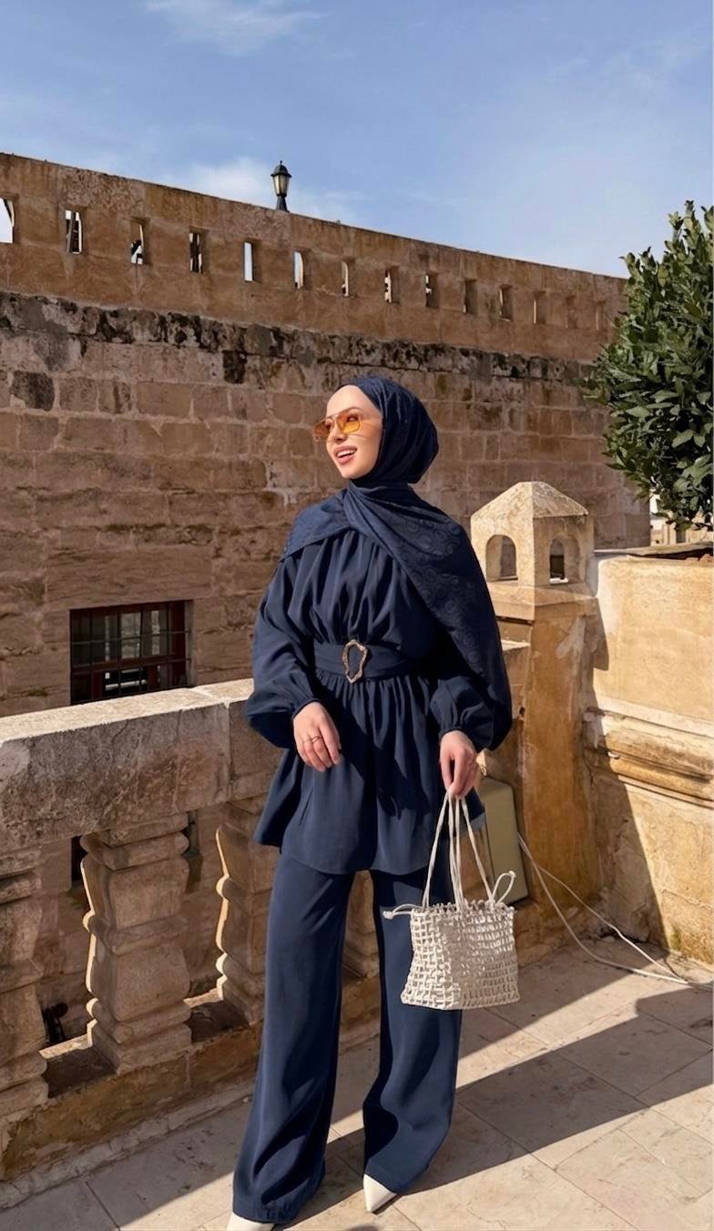 Mona Gold Tokalı Kemerli Lacivert Modal Takım  