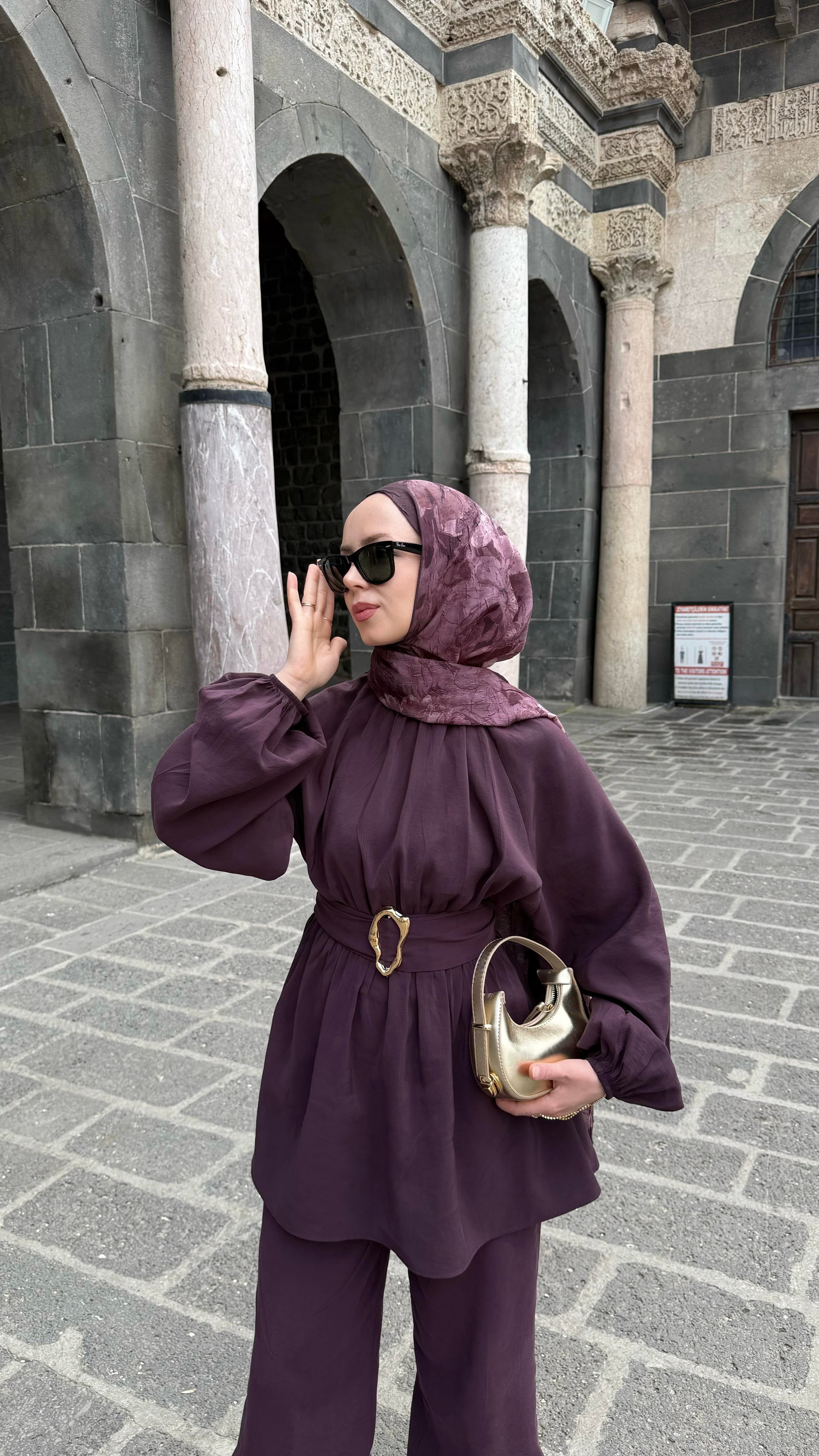 Mona Gold Tokalı Kemerli Mürdüm Modal Takım  