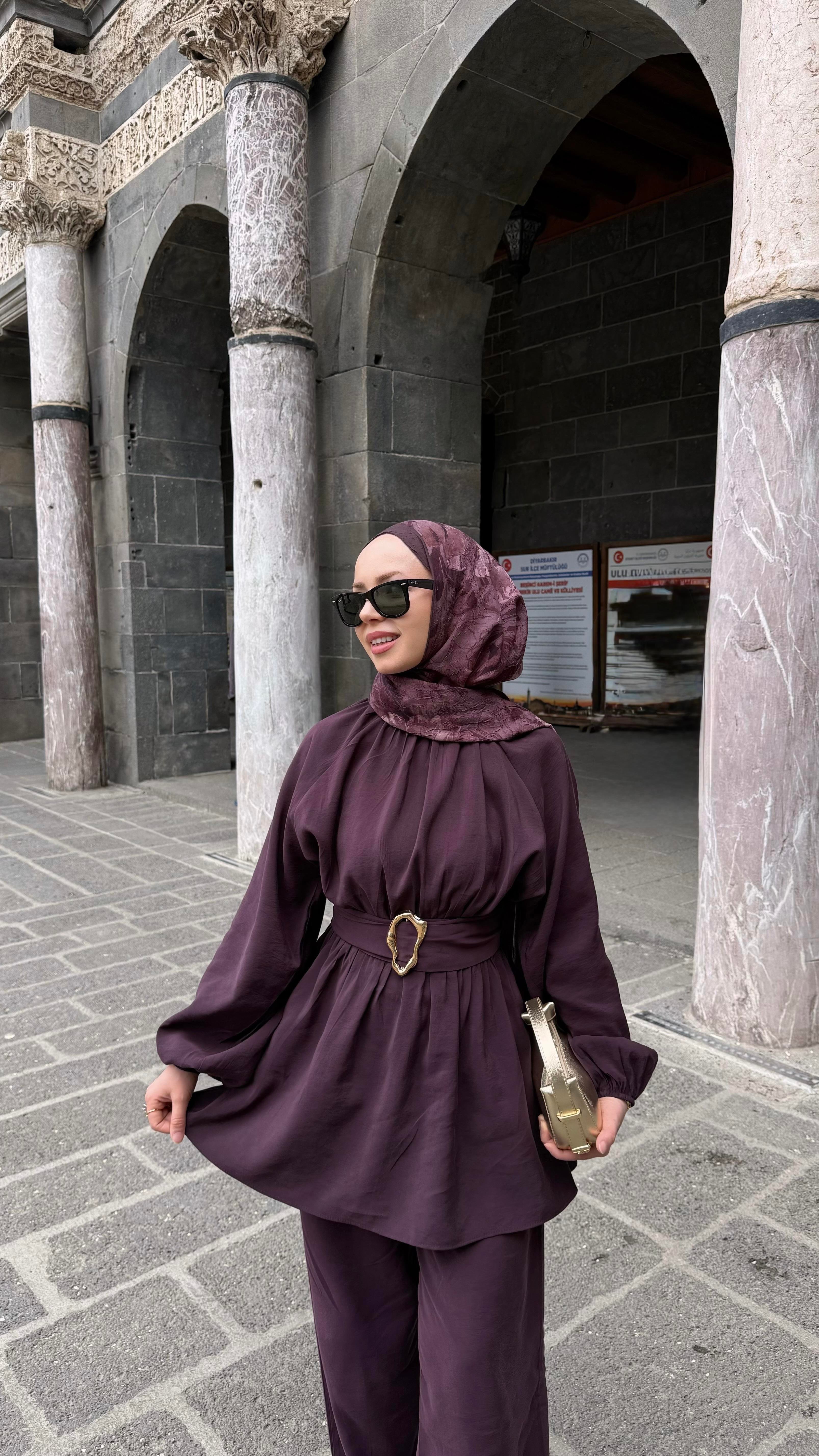 Mona Gold Tokalı Kemerli Mürdüm Modal Takım  