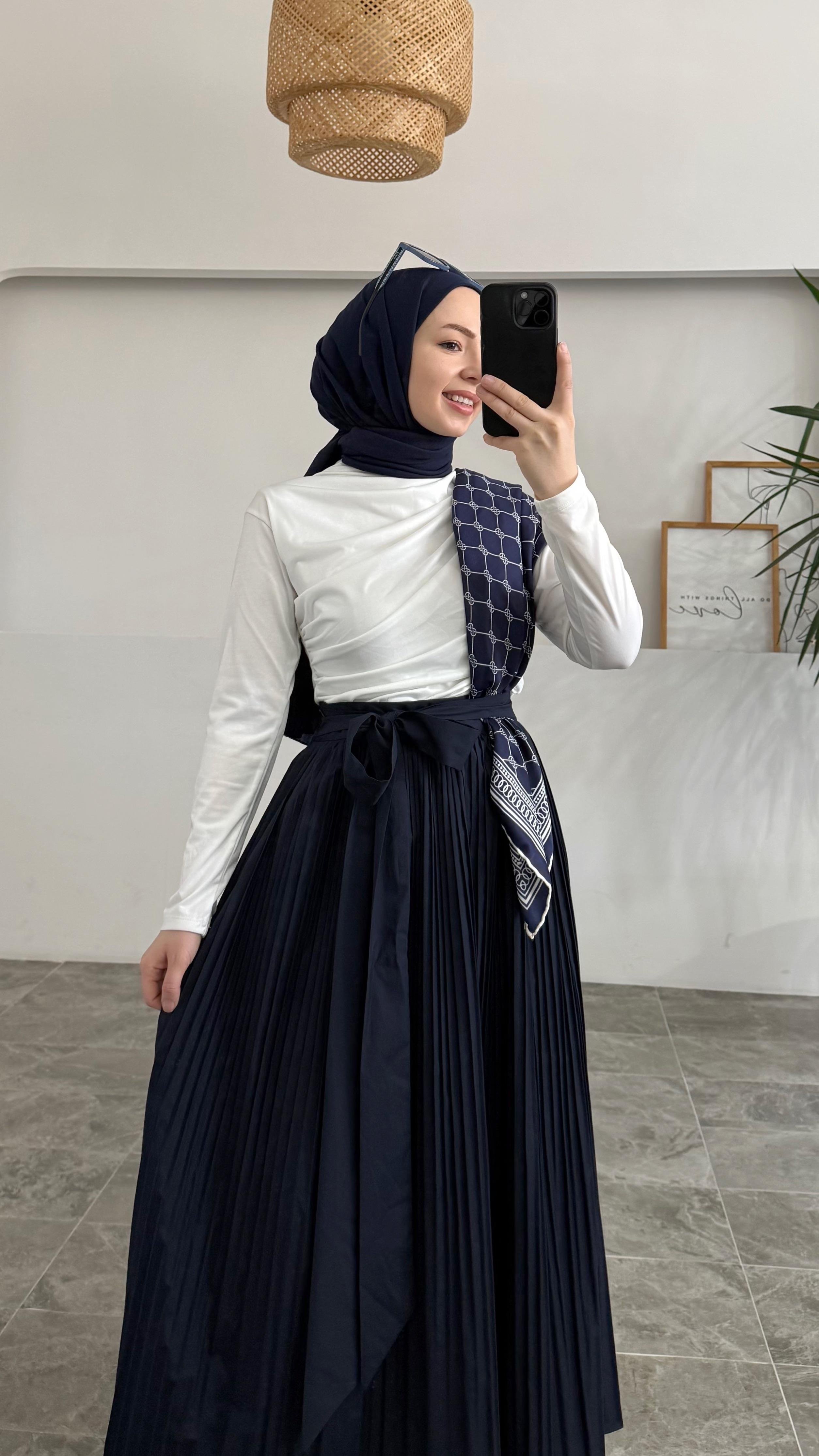 Neyer Kırık Piliseli Poplin Lacivert Etek 