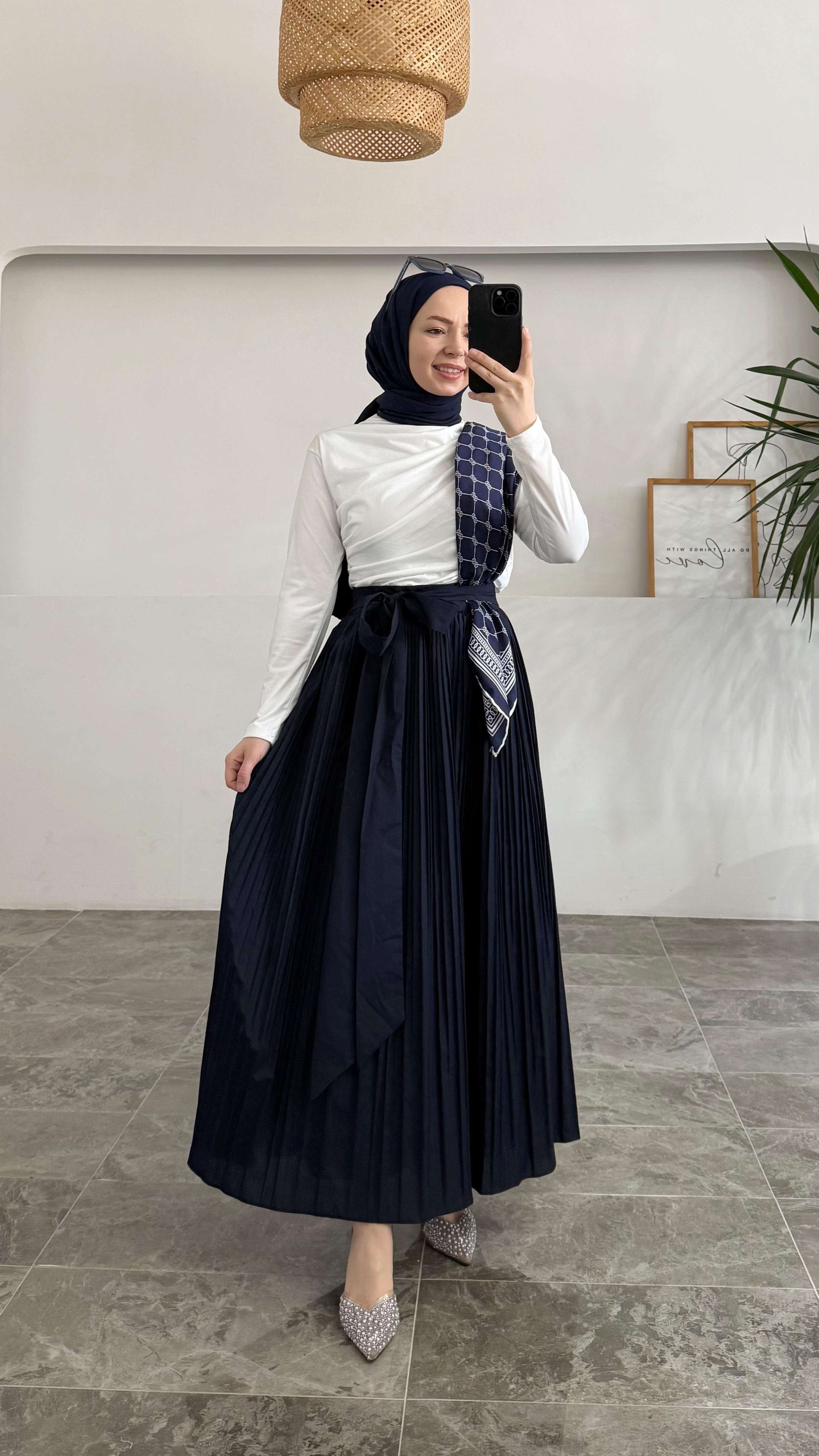 Neyer Kırık Piliseli Poplin Lacivert Etek 