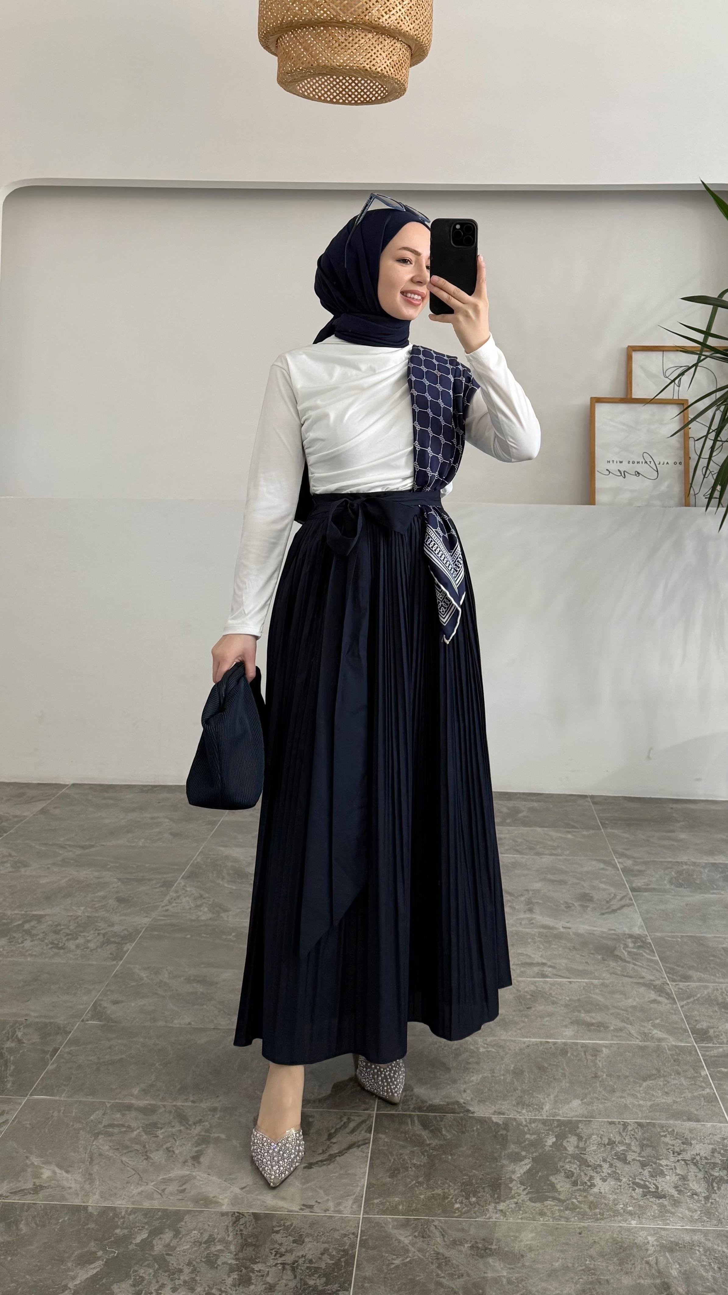 Neyer Kırık Piliseli Poplin Lacivert Etek 