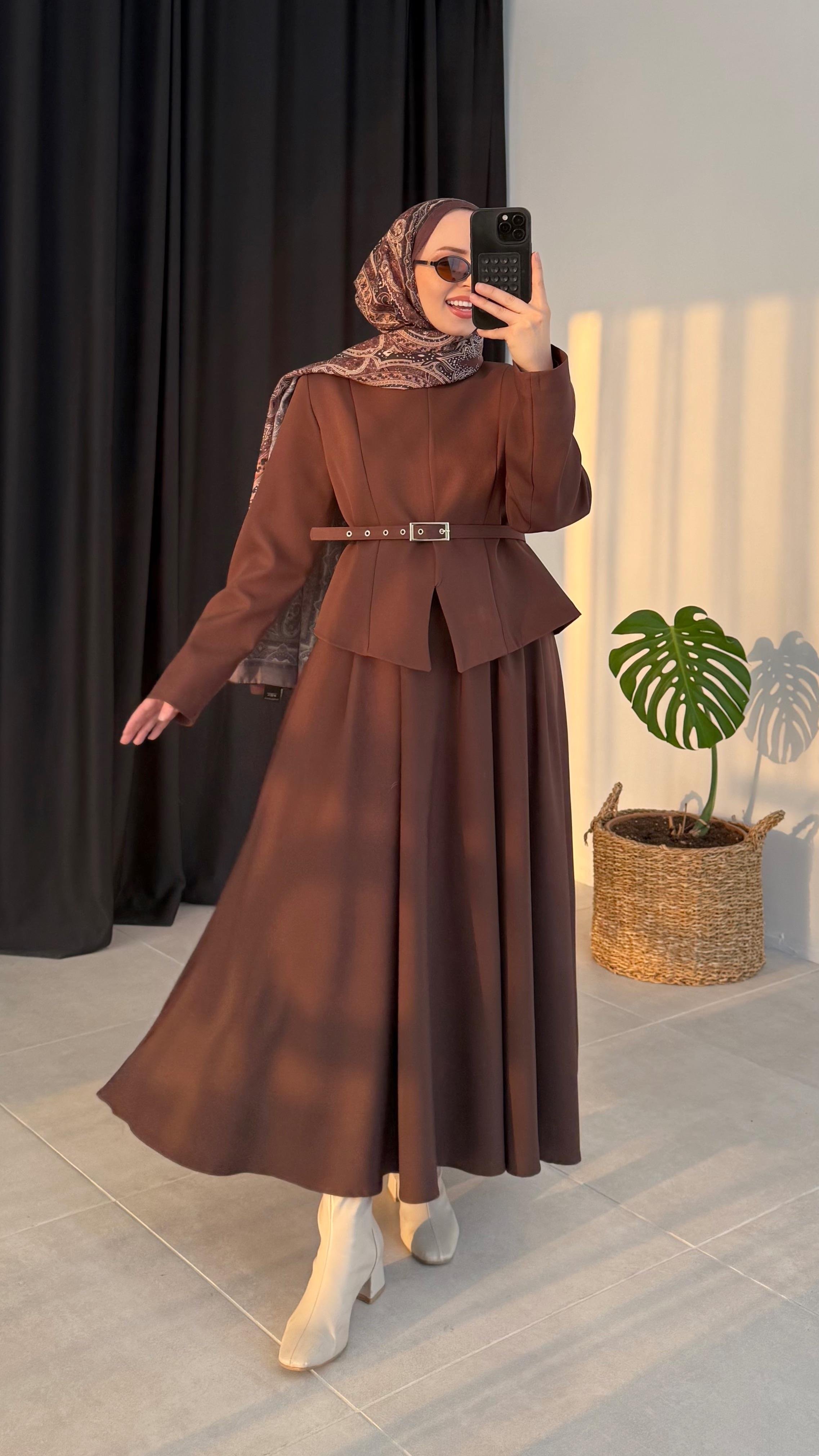 Panel Premıum Yırtmaç Detaylı Kahverengi Takım