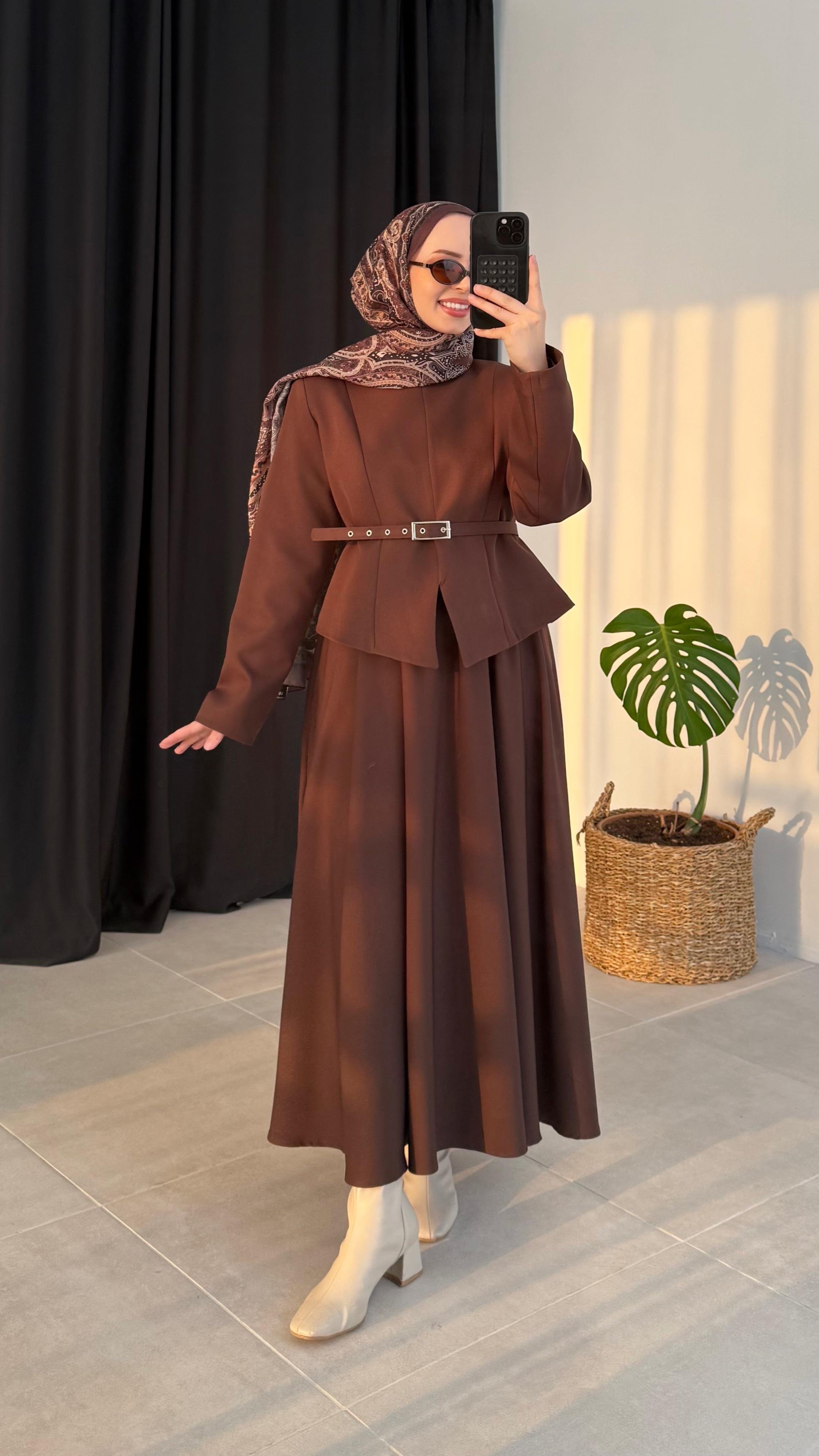 Panel Premıum Yırtmaç Detaylı Kahverengi Takım