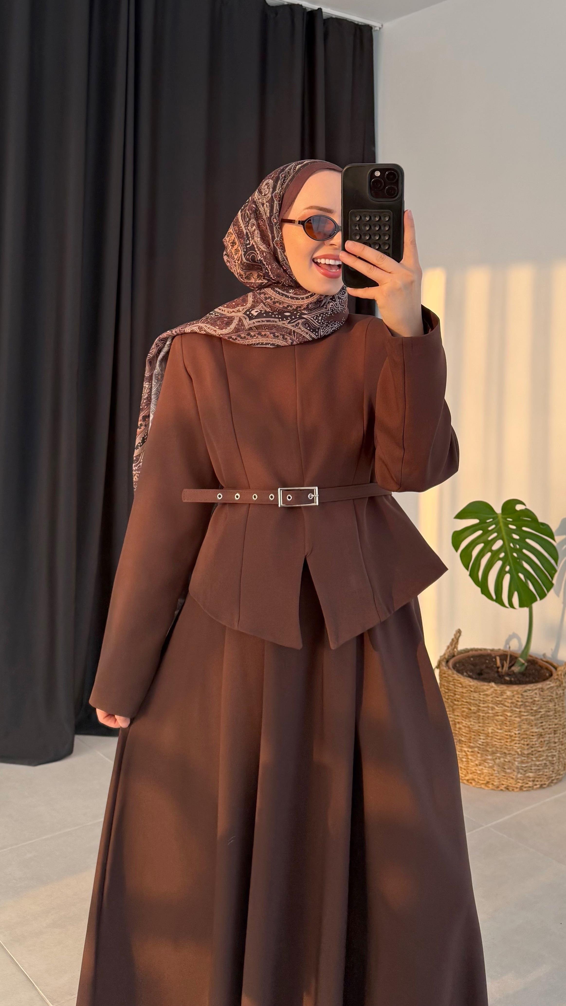 Panel Premıum Yırtmaç Detaylı Kahverengi Takım