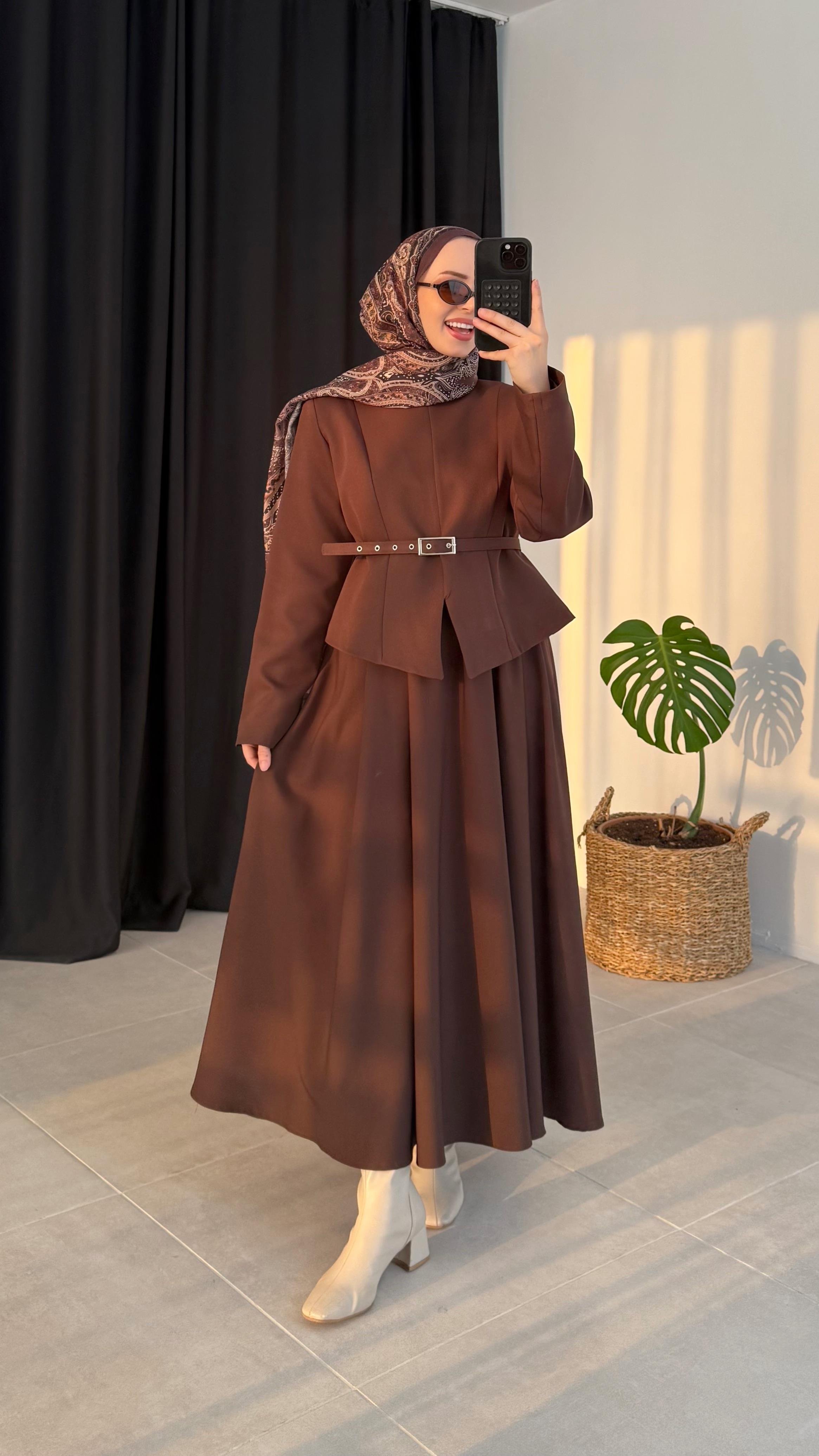 Panel Premıum Yırtmaç Detaylı Kahverengi Takım