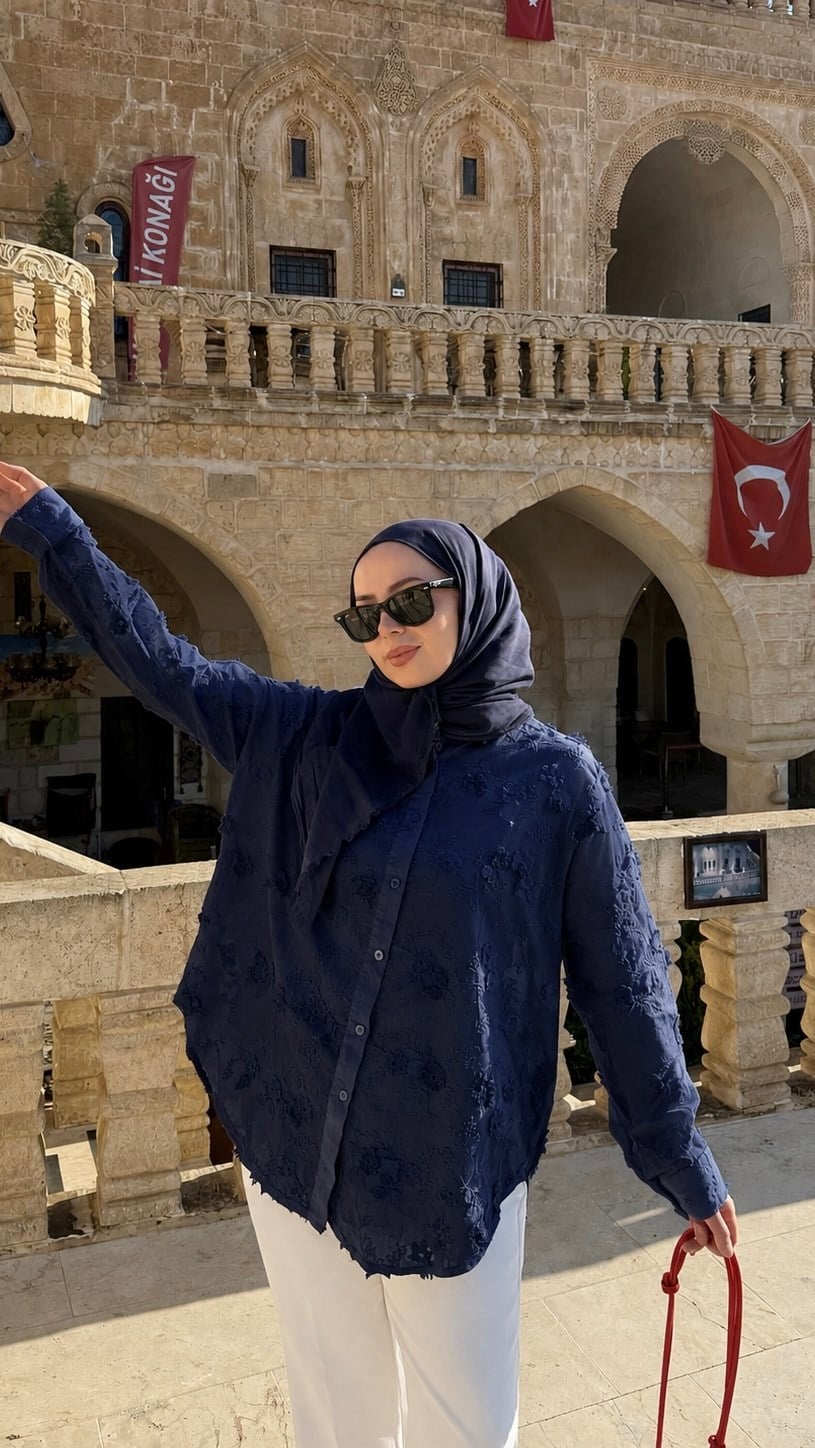 Parso Çiçek Detaylı Lacivert Gömlek