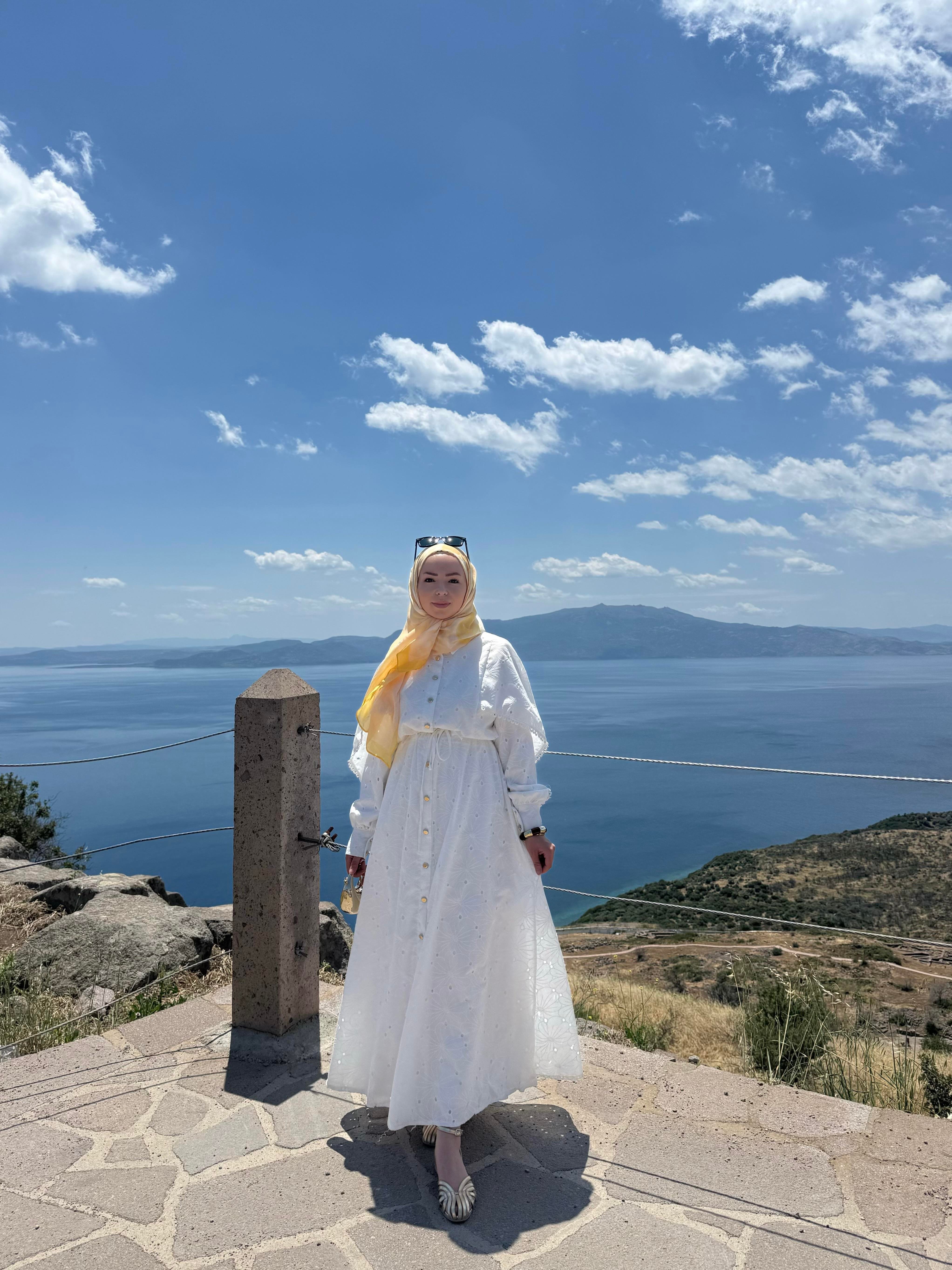Sanatta Fisto Desene Ekru Elbise