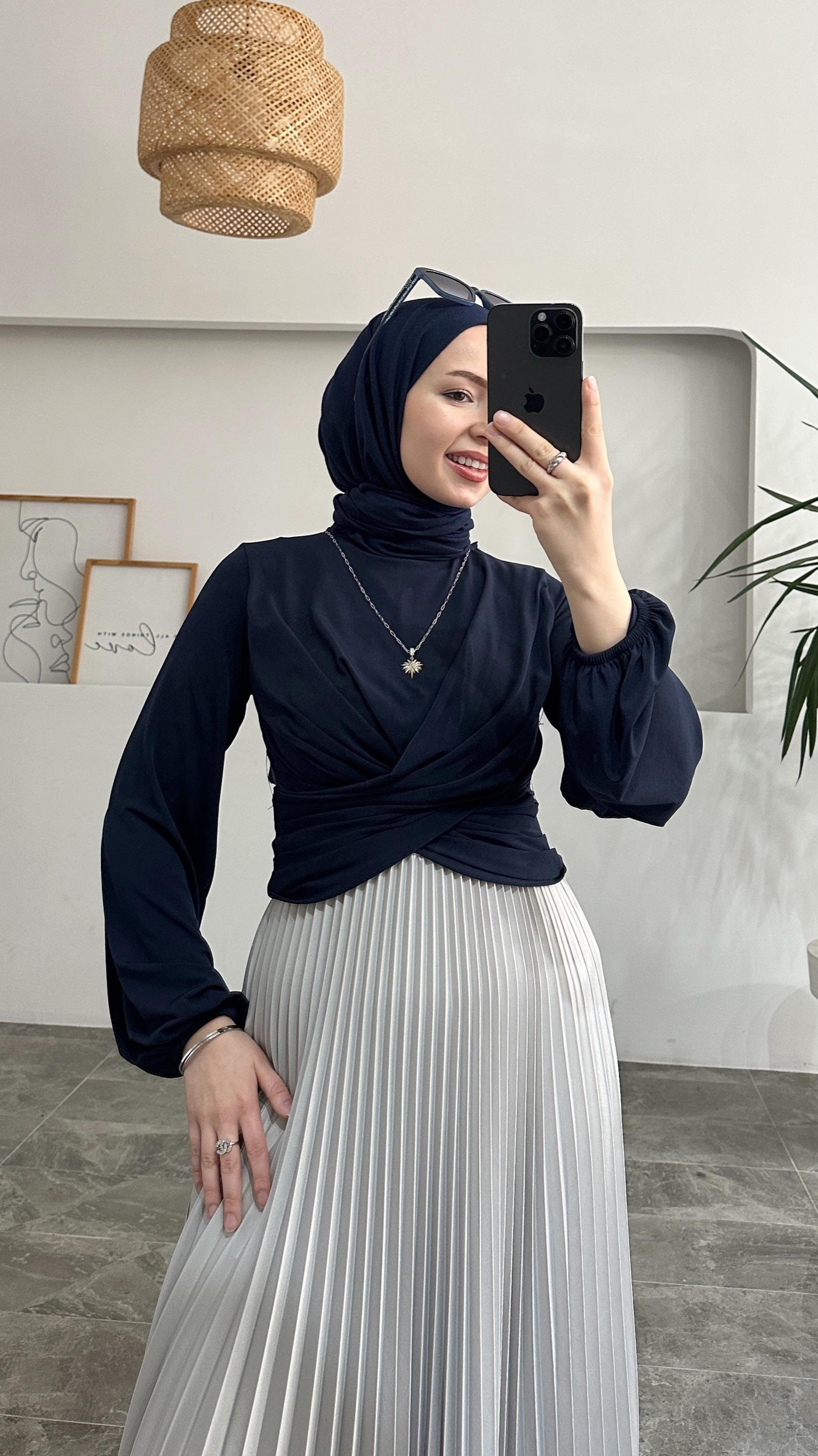 Sandra Drapeli Lacivert Bluz