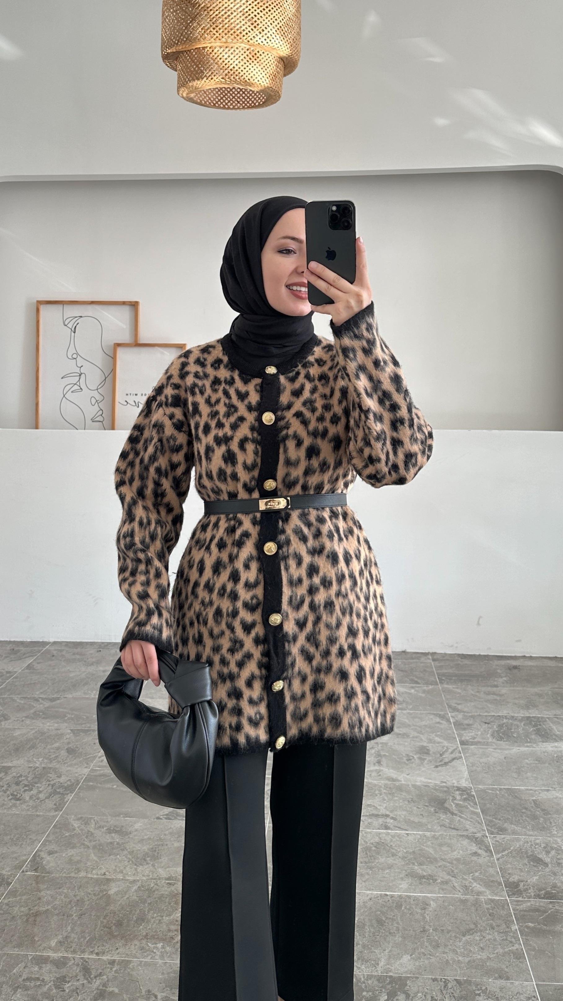 Selfie Kahve Leopar Desen Gold Düğmeli Hırka