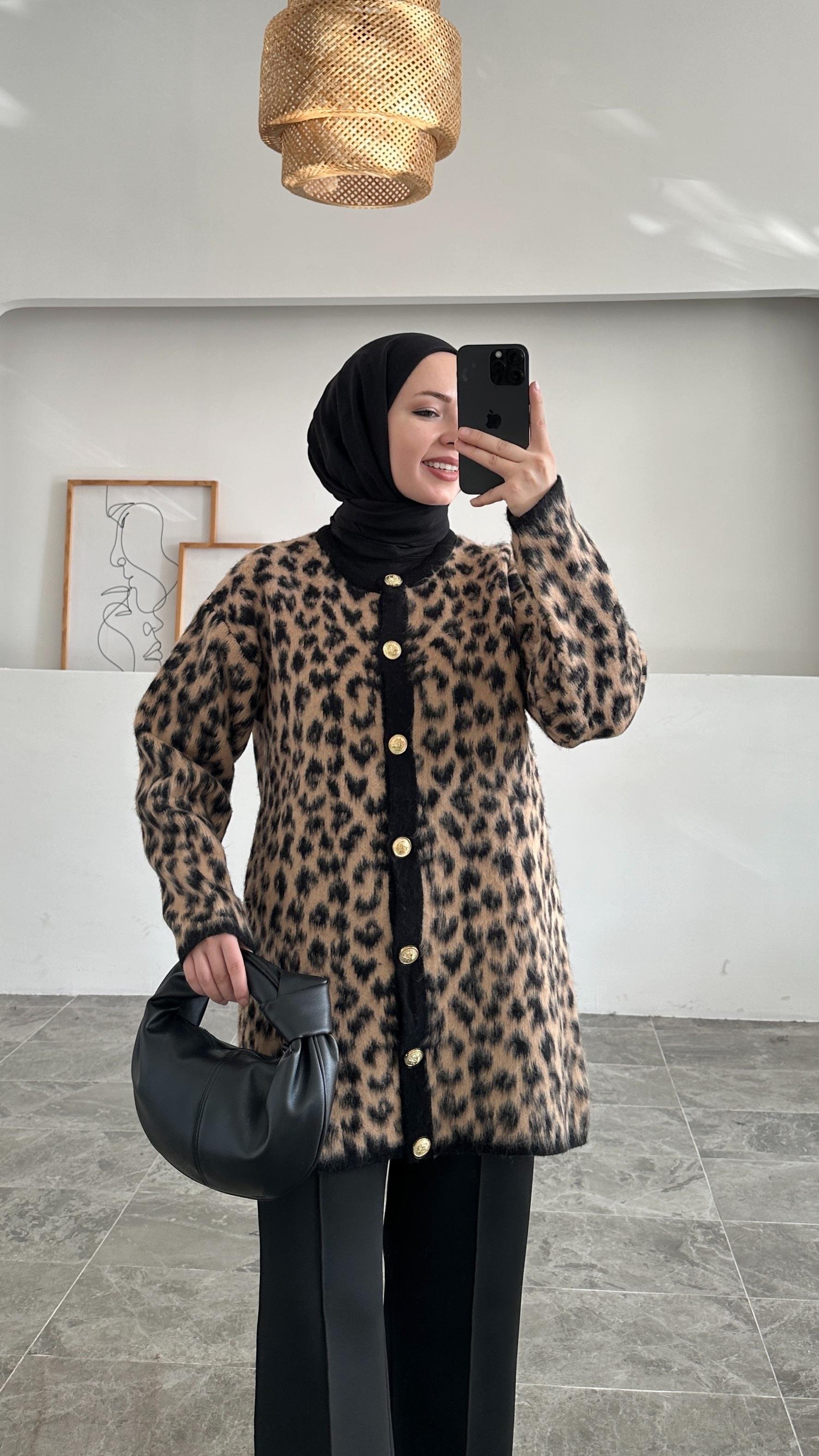 Selfie Kahve Leopar Desen Gold Düğmeli Hırka
