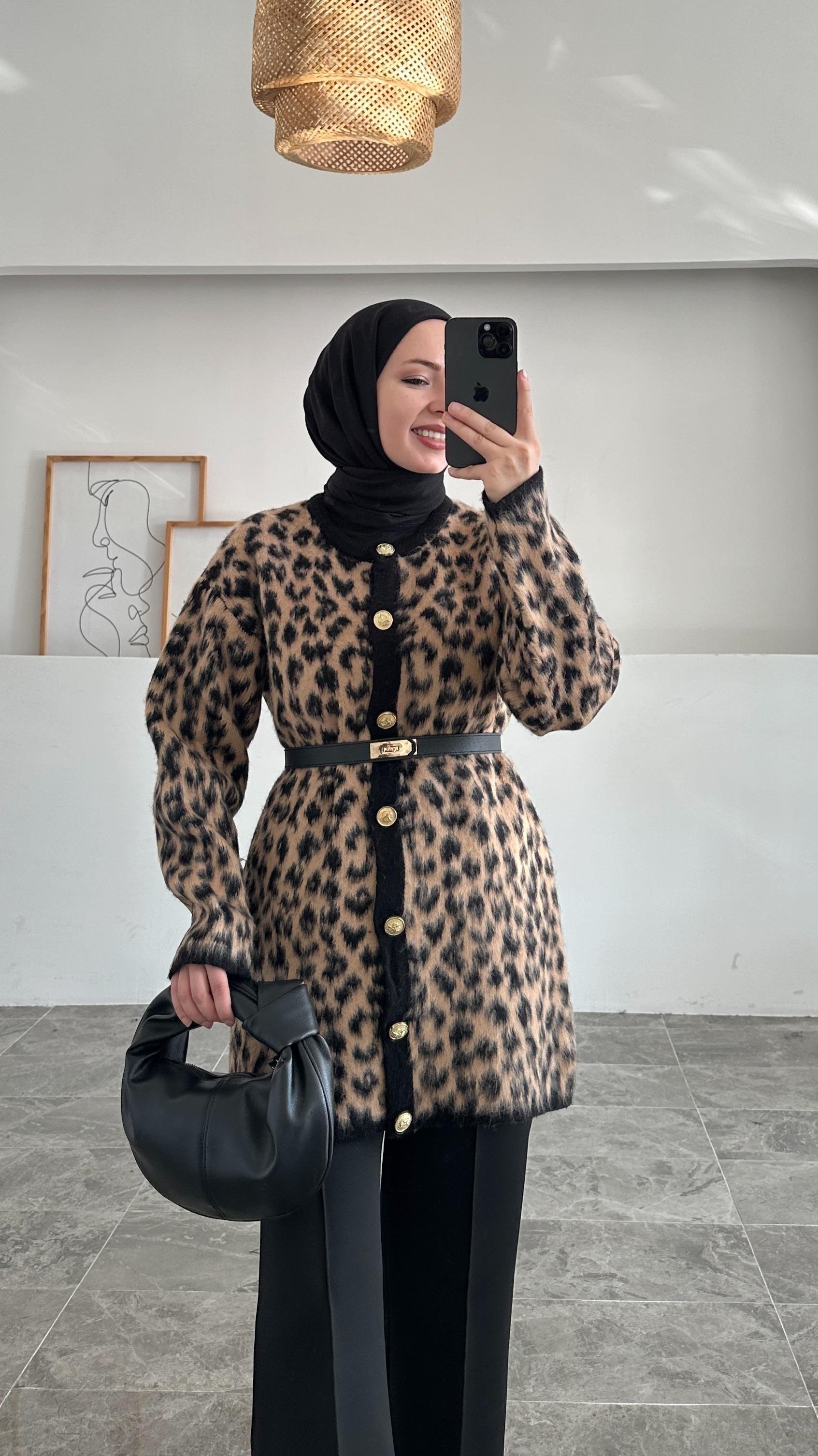 Selfie Kahve Leopar Desen Gold Düğmeli Hırka