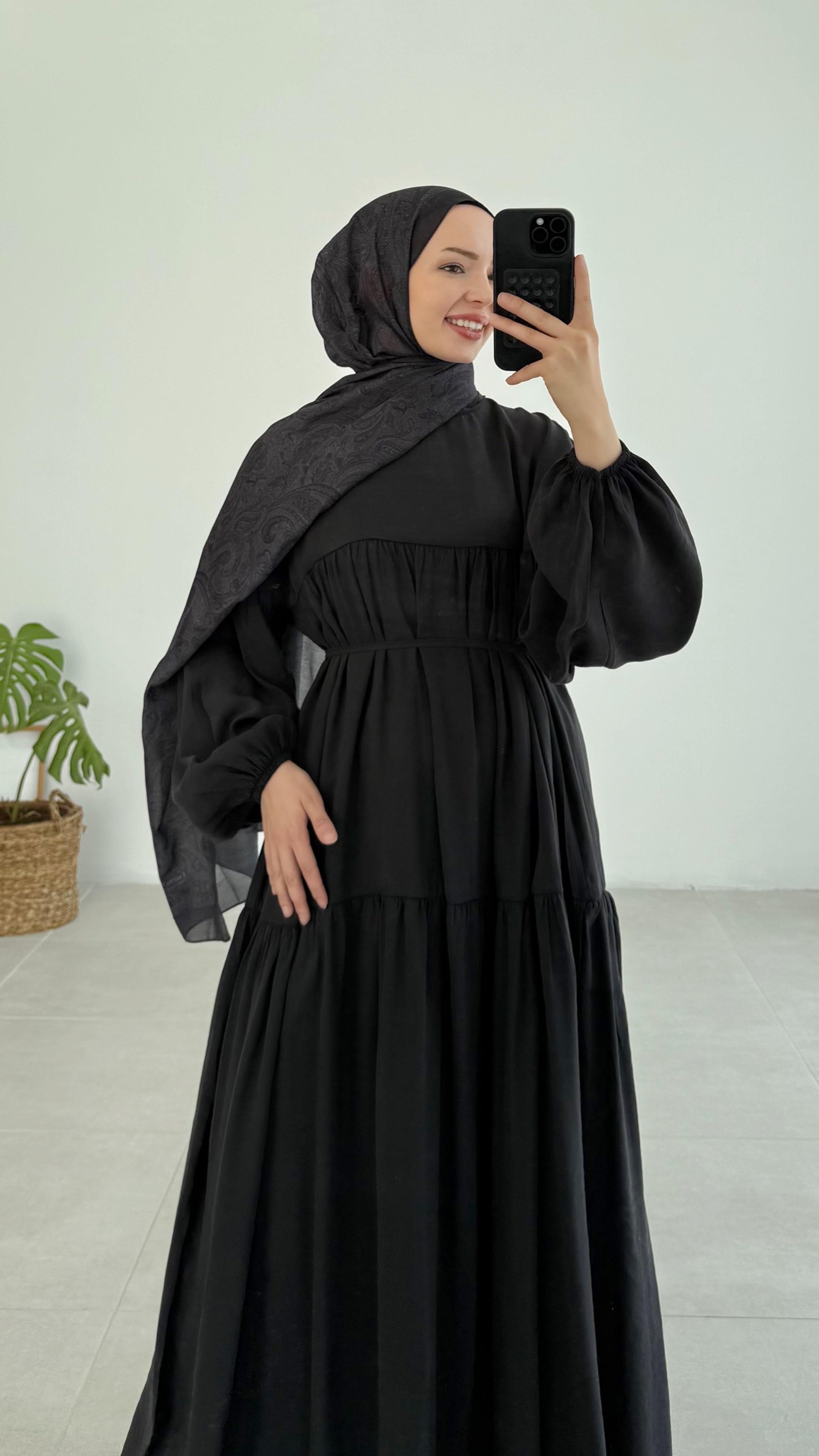 Snara Balon Kol Siyah Elbise