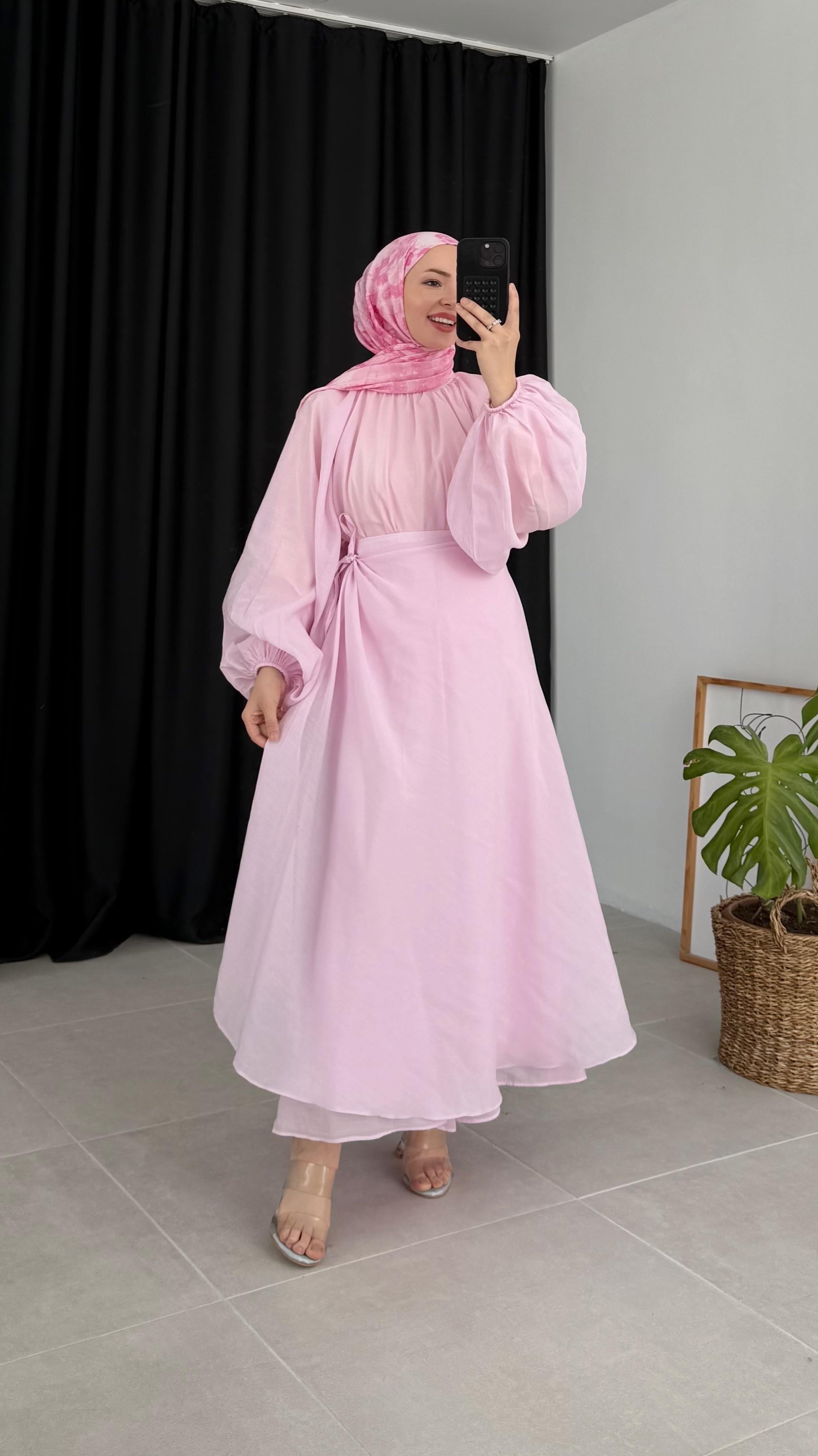 Tegan Pelerin Etekli Pembe Takım