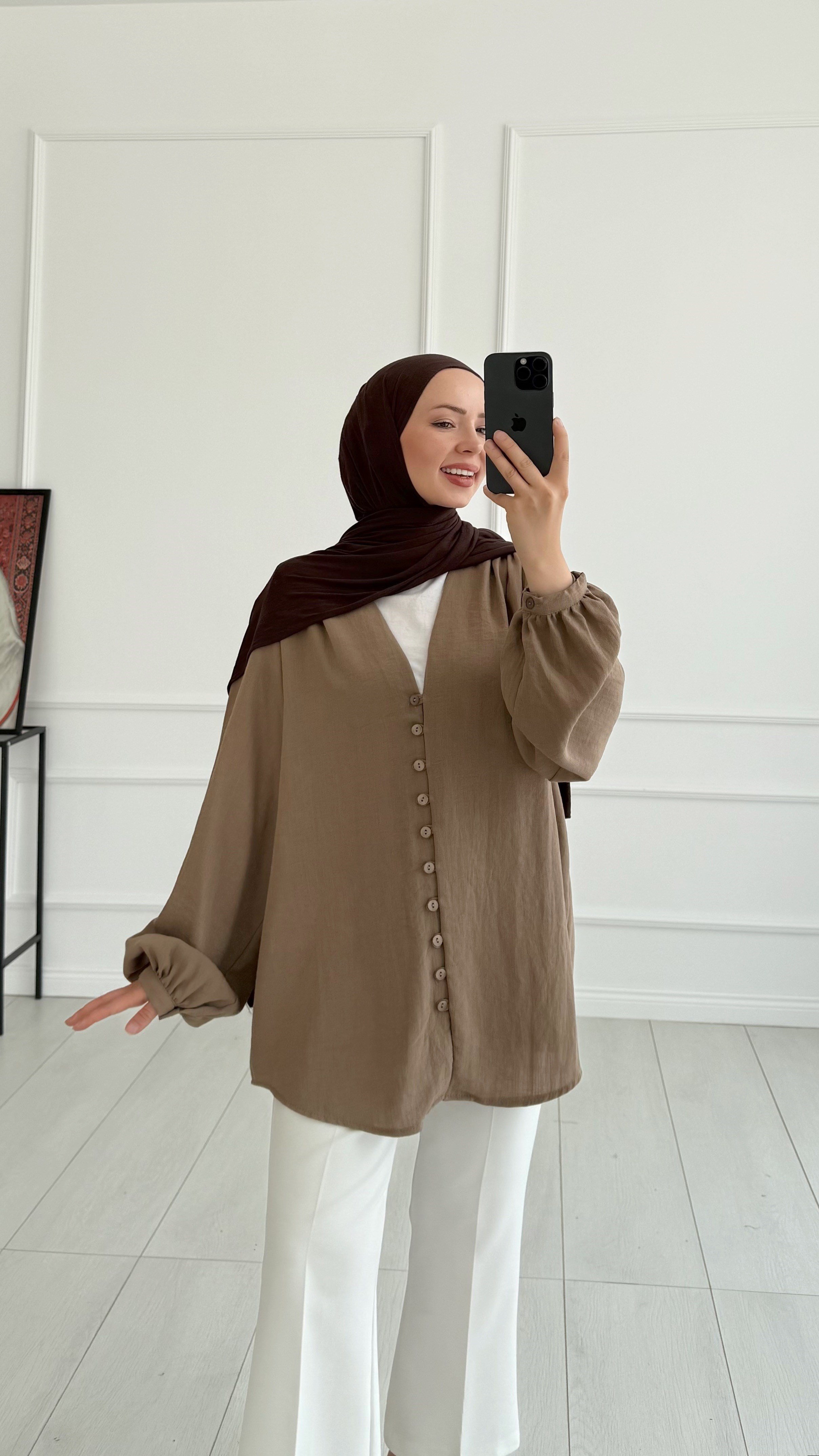 Vera Brit Düğme Vizon Bluz 