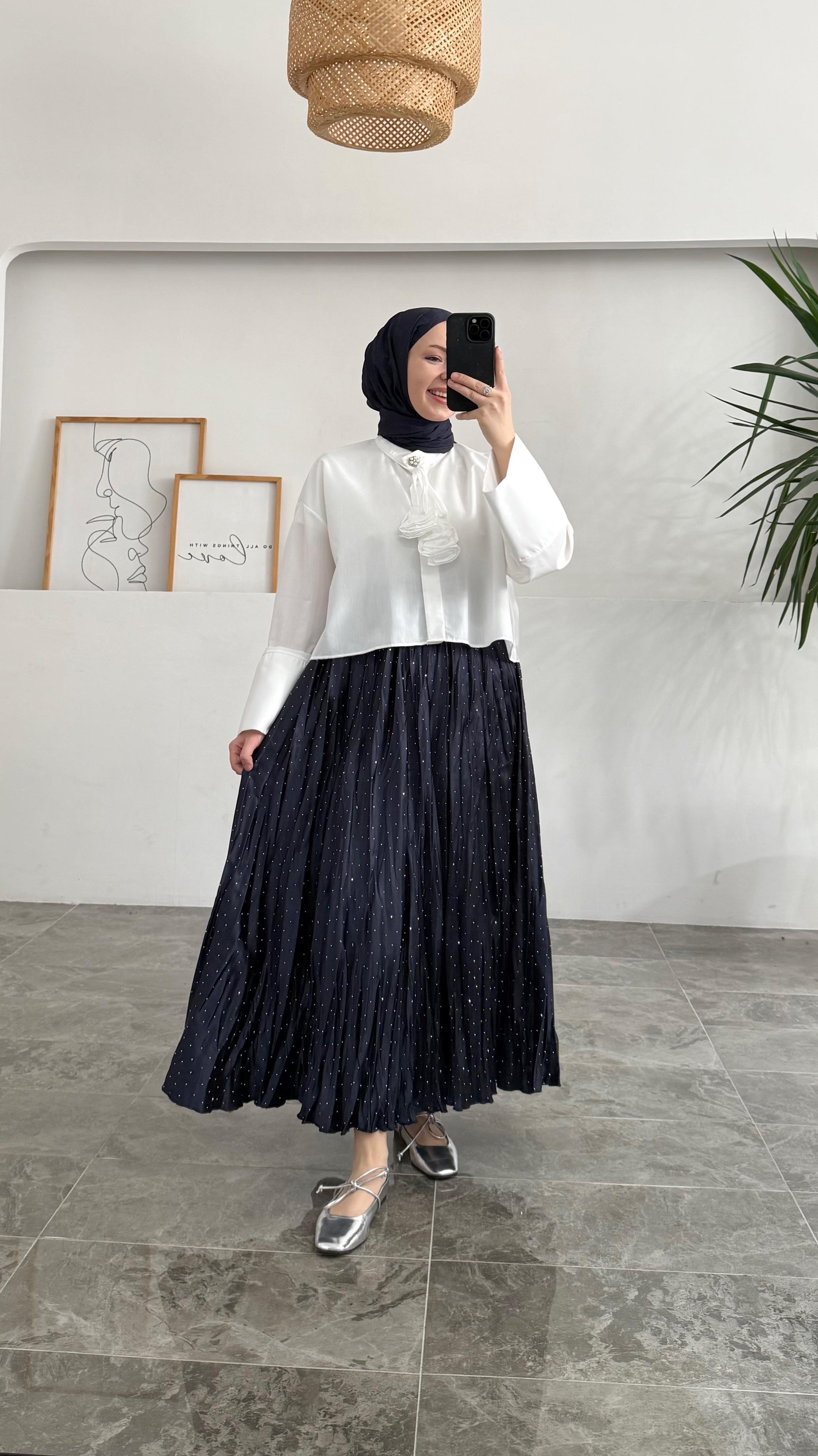 Wow Pullu Kraş Lacivert Etek