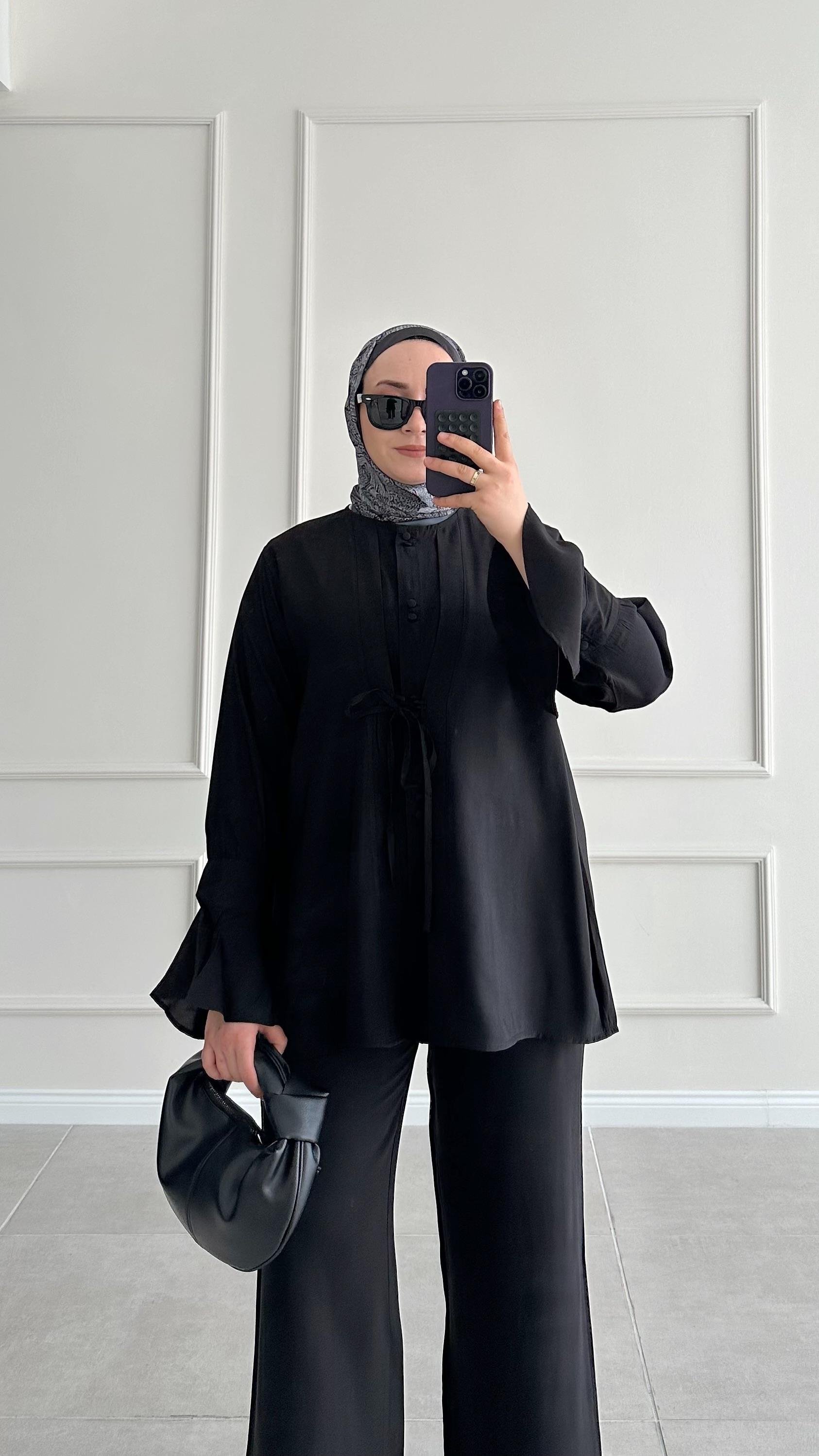 Xana Önü Bağlama Detaylı Volanlı Siyah Takım