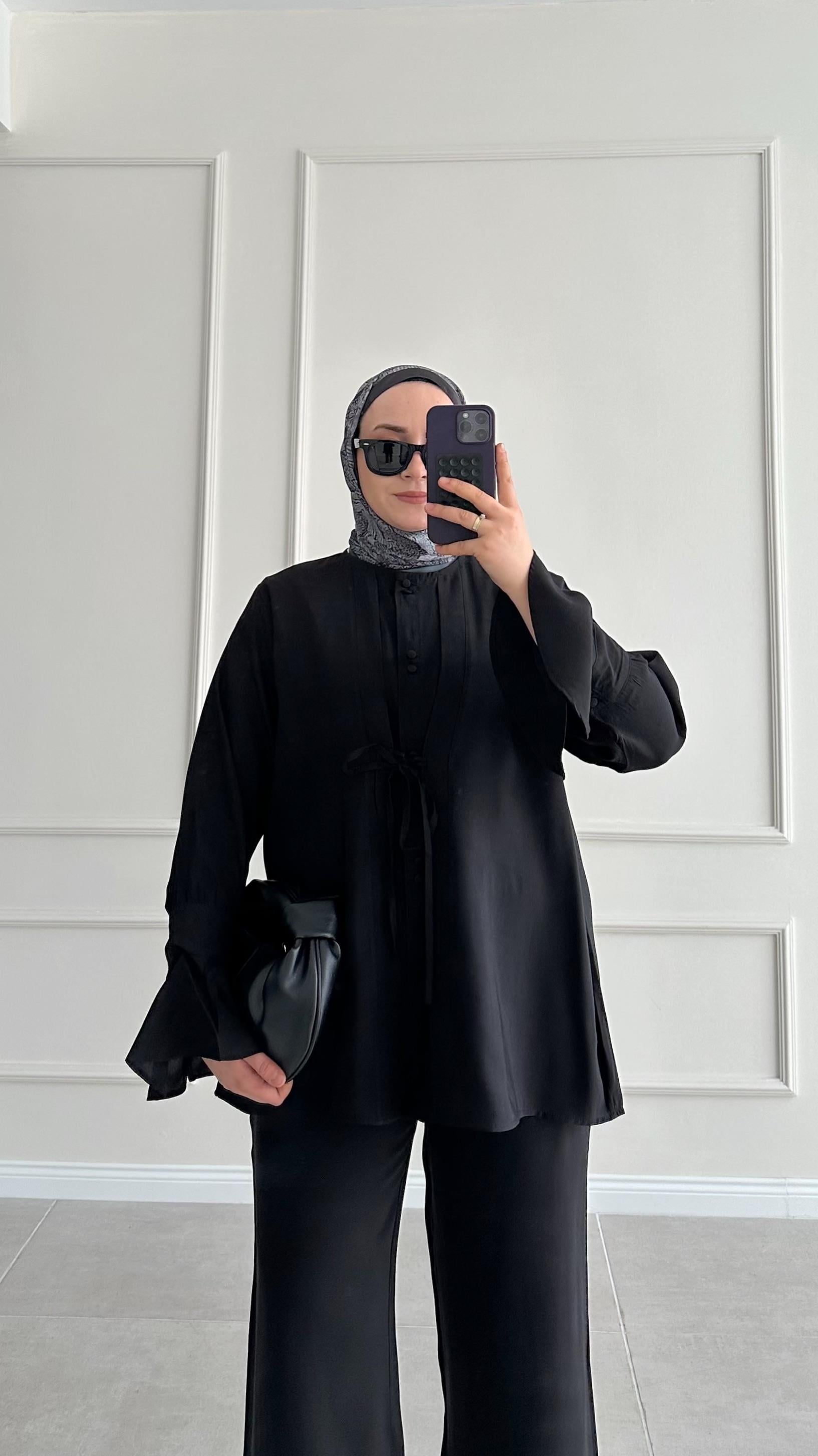 Xana Önü Bağlama Detaylı Volanlı Siyah Takım