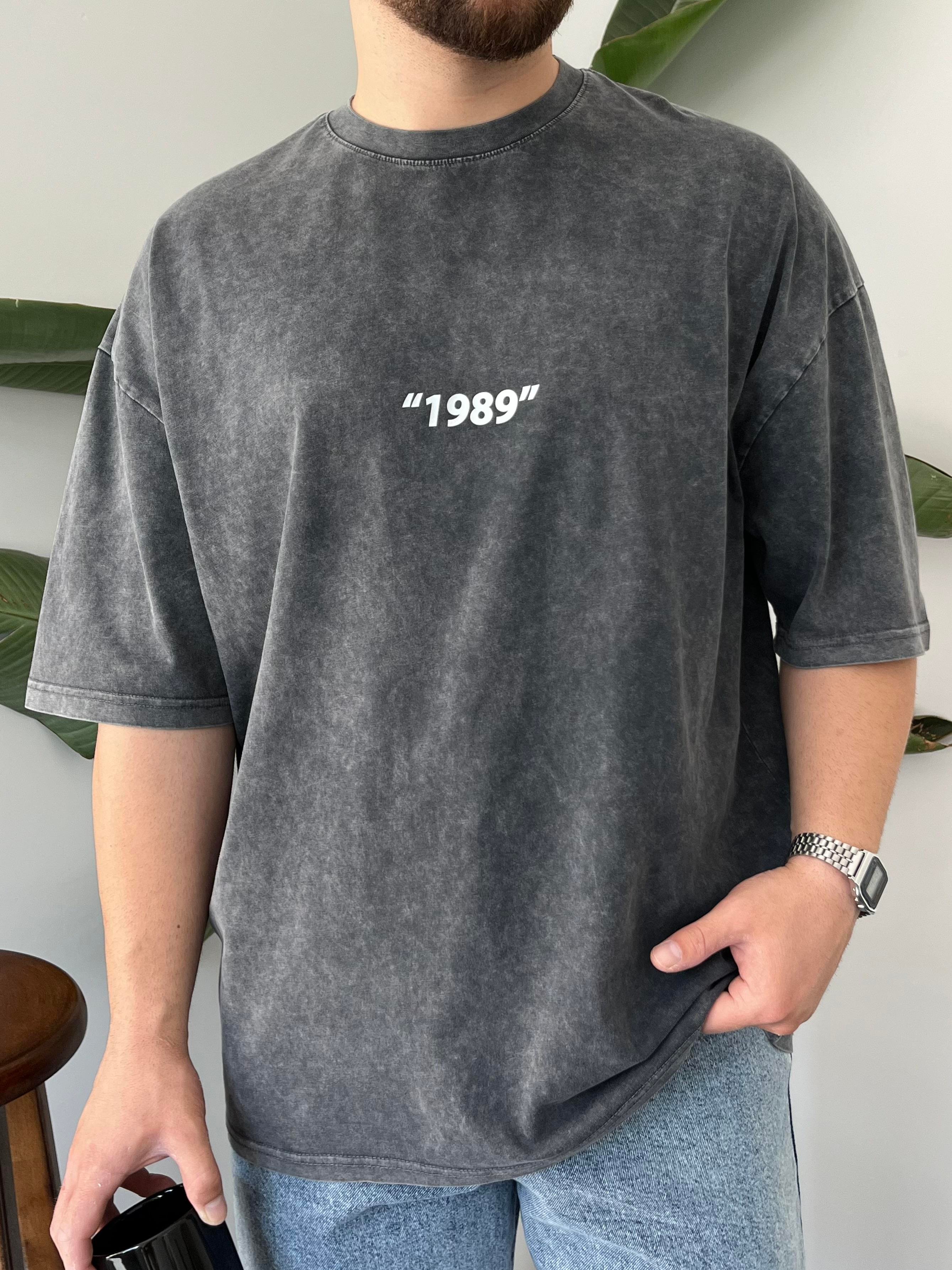 1989 Yıkamalı Oversize T-shirt