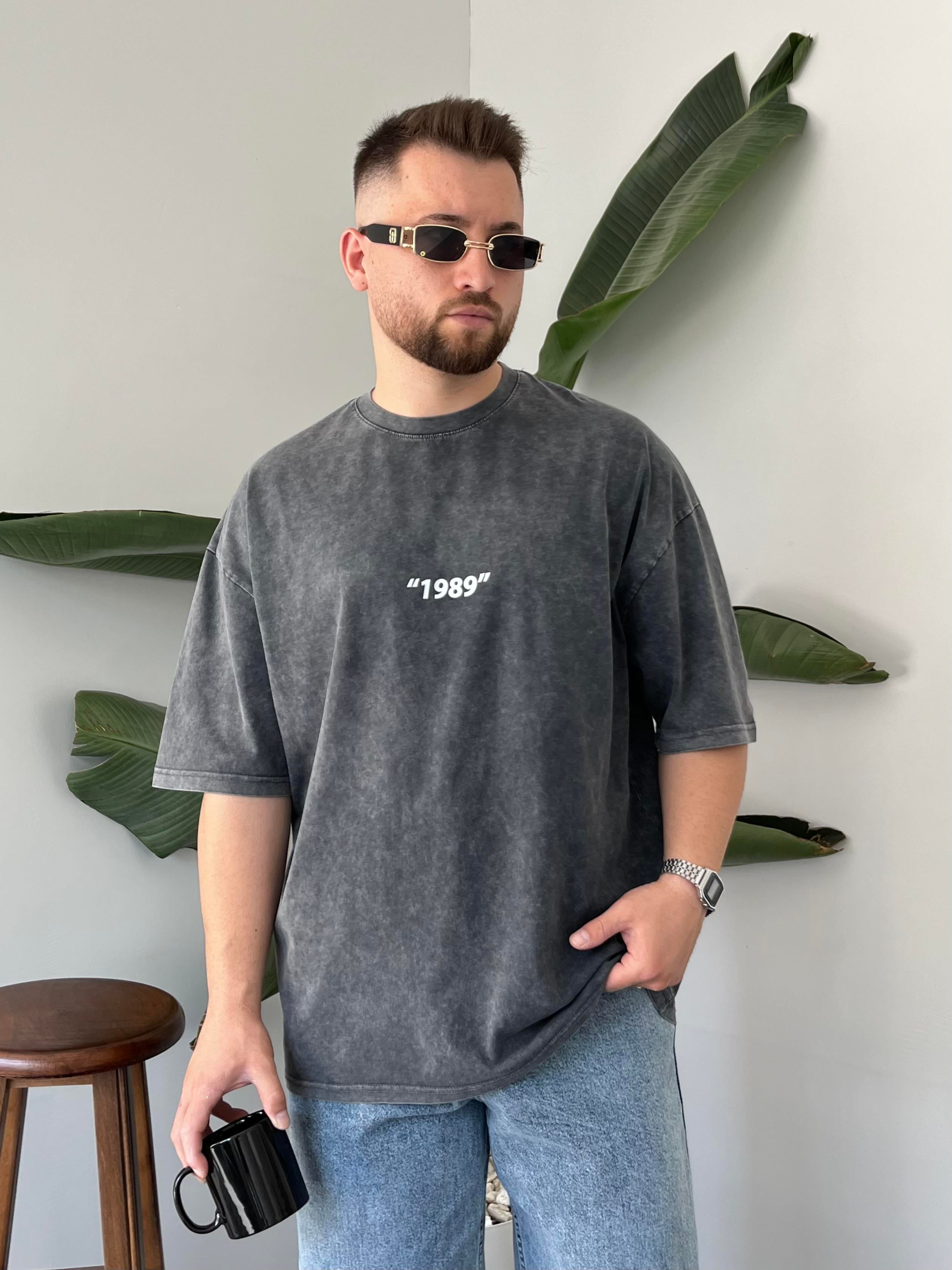 1989 Yıkamalı Oversize T-shirt