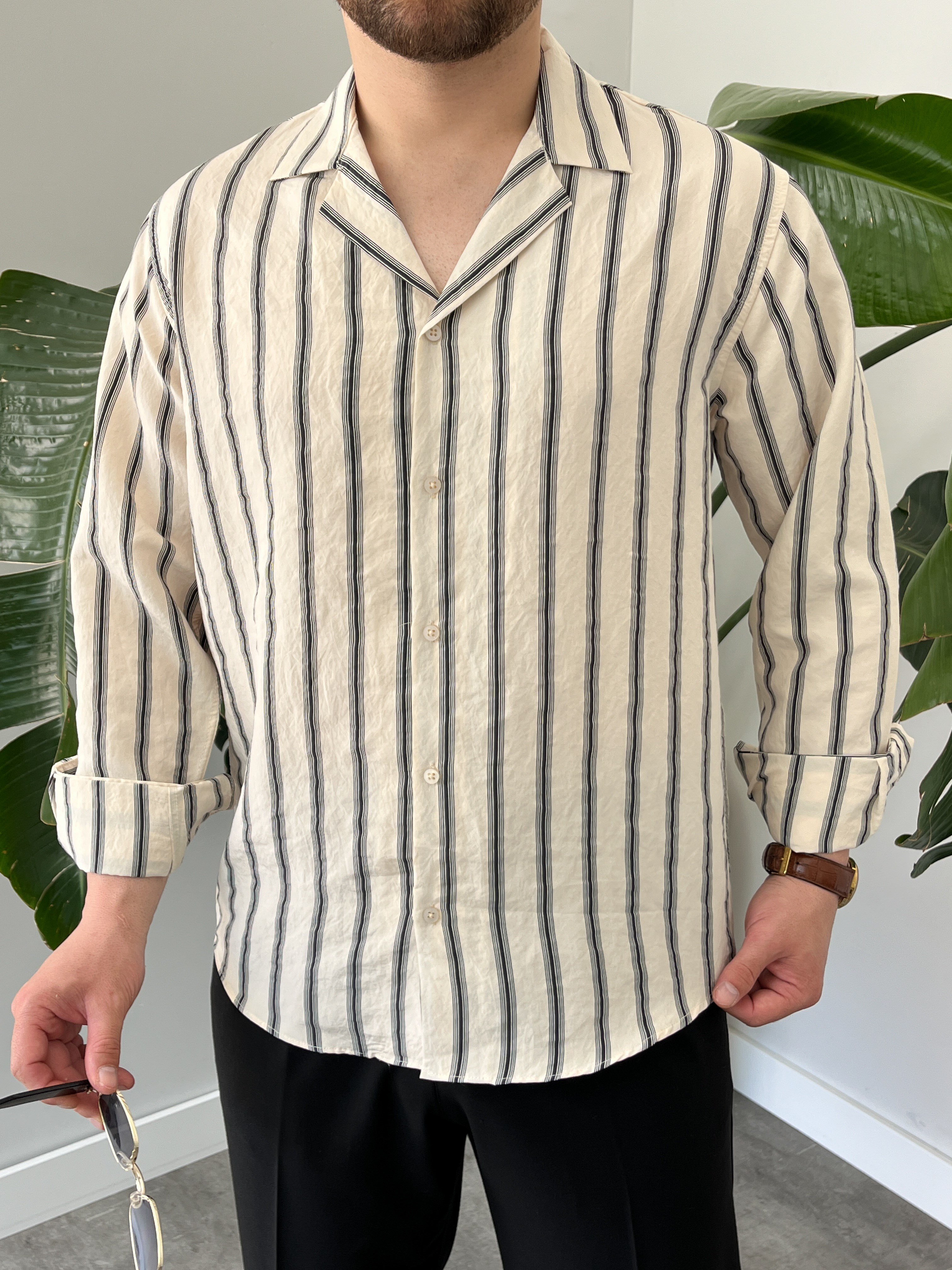 Krem Apaj Yaka Çizgili Oversize Gömlek