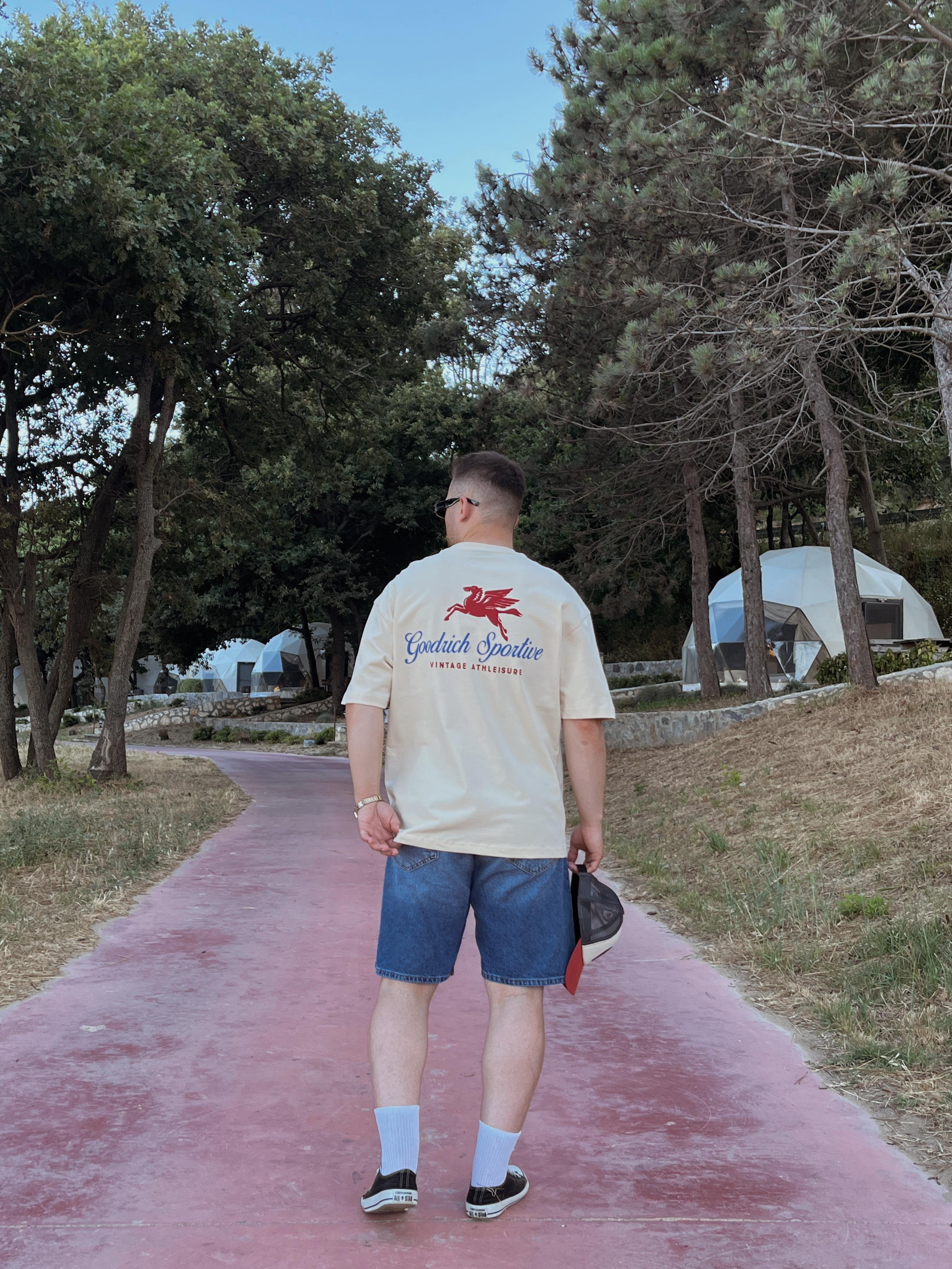 Krem Goodrich Baskılı Oversize T-shirt