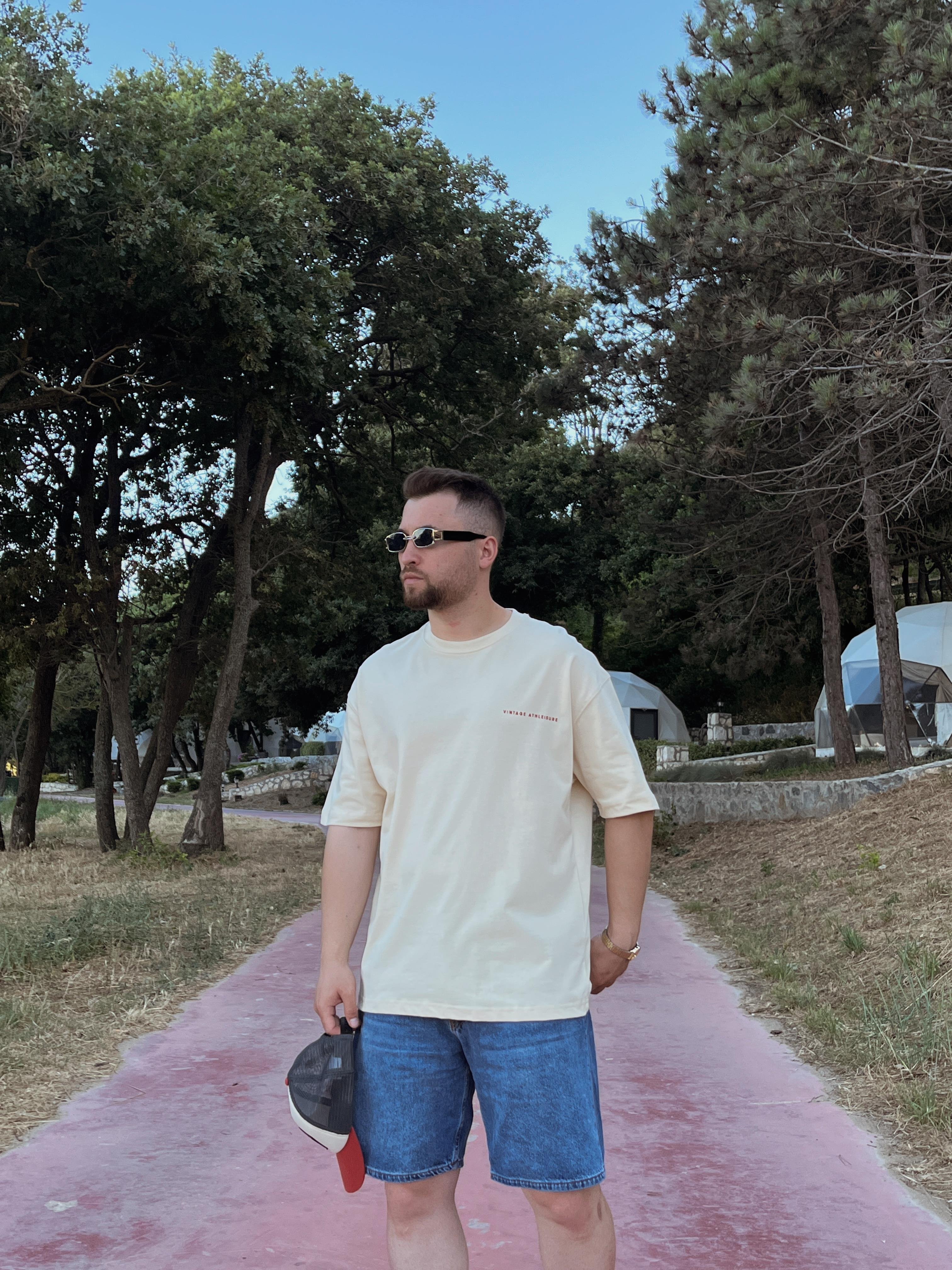 Krem Goodrich Baskılı Oversize T-shirt