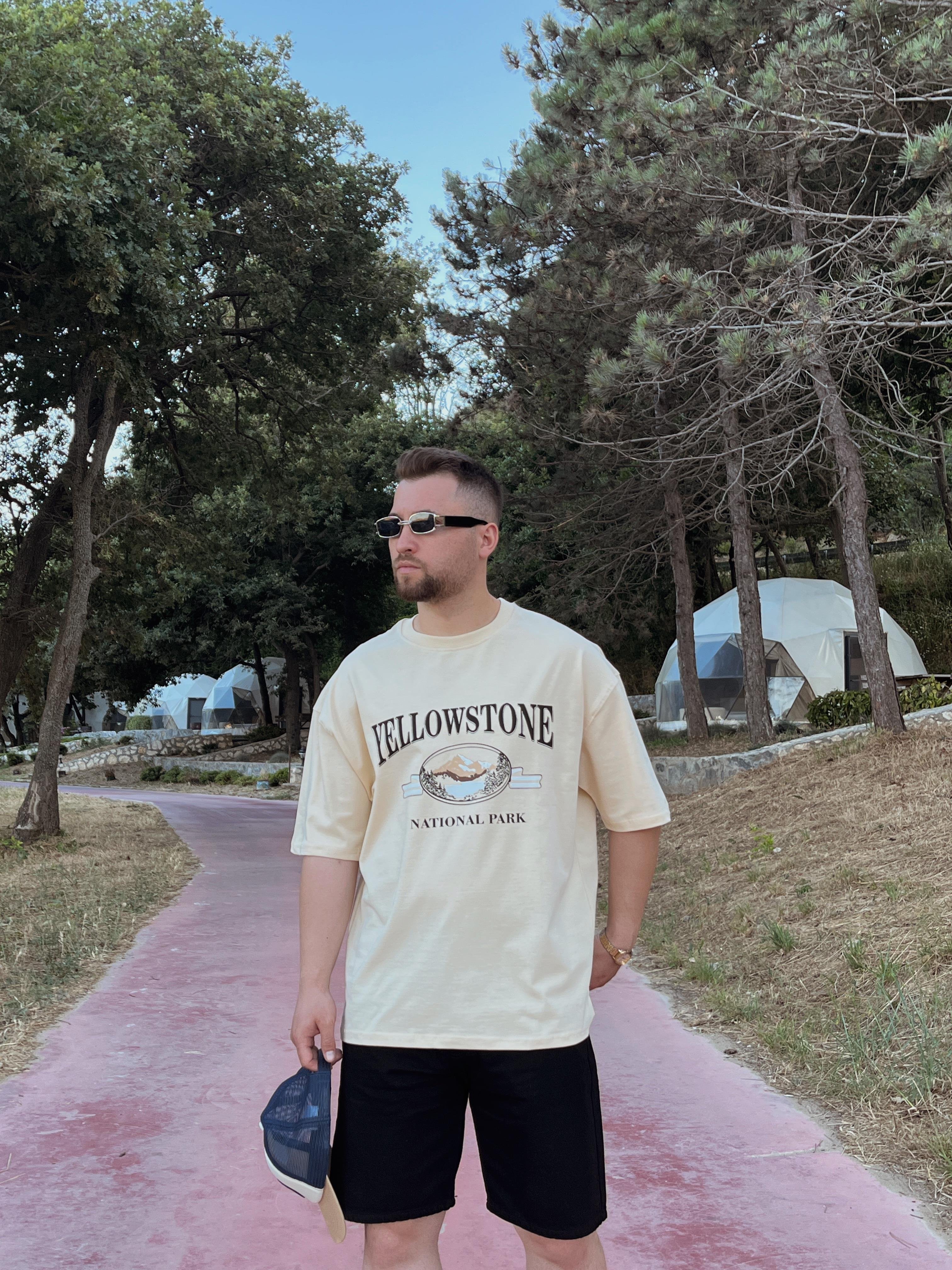Krem Yellowstone Baskılı Oversize T-shirt