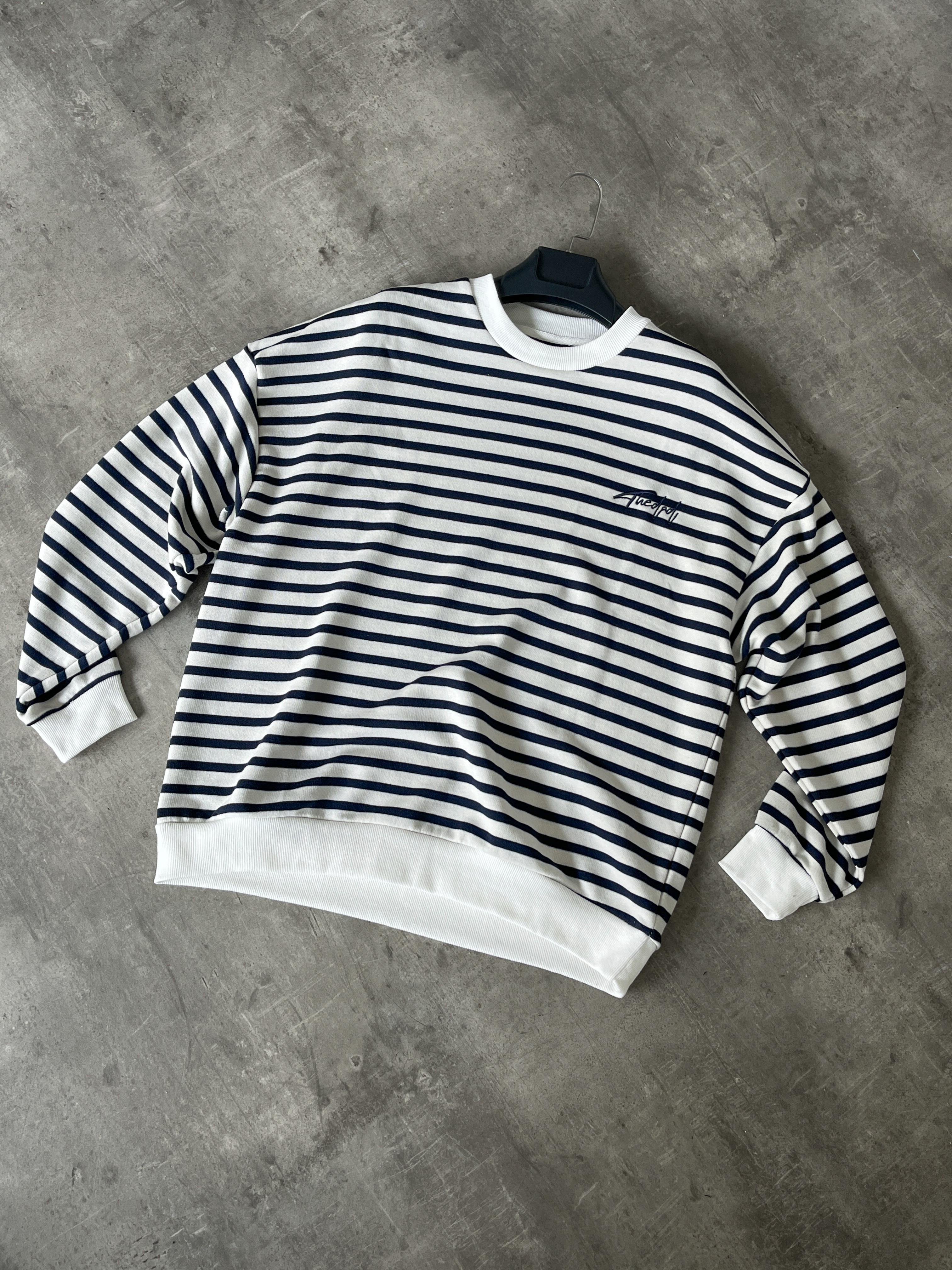 Lacivert Beyaz Çizgili Bisiklet Yaka Oversize Sweatshirt