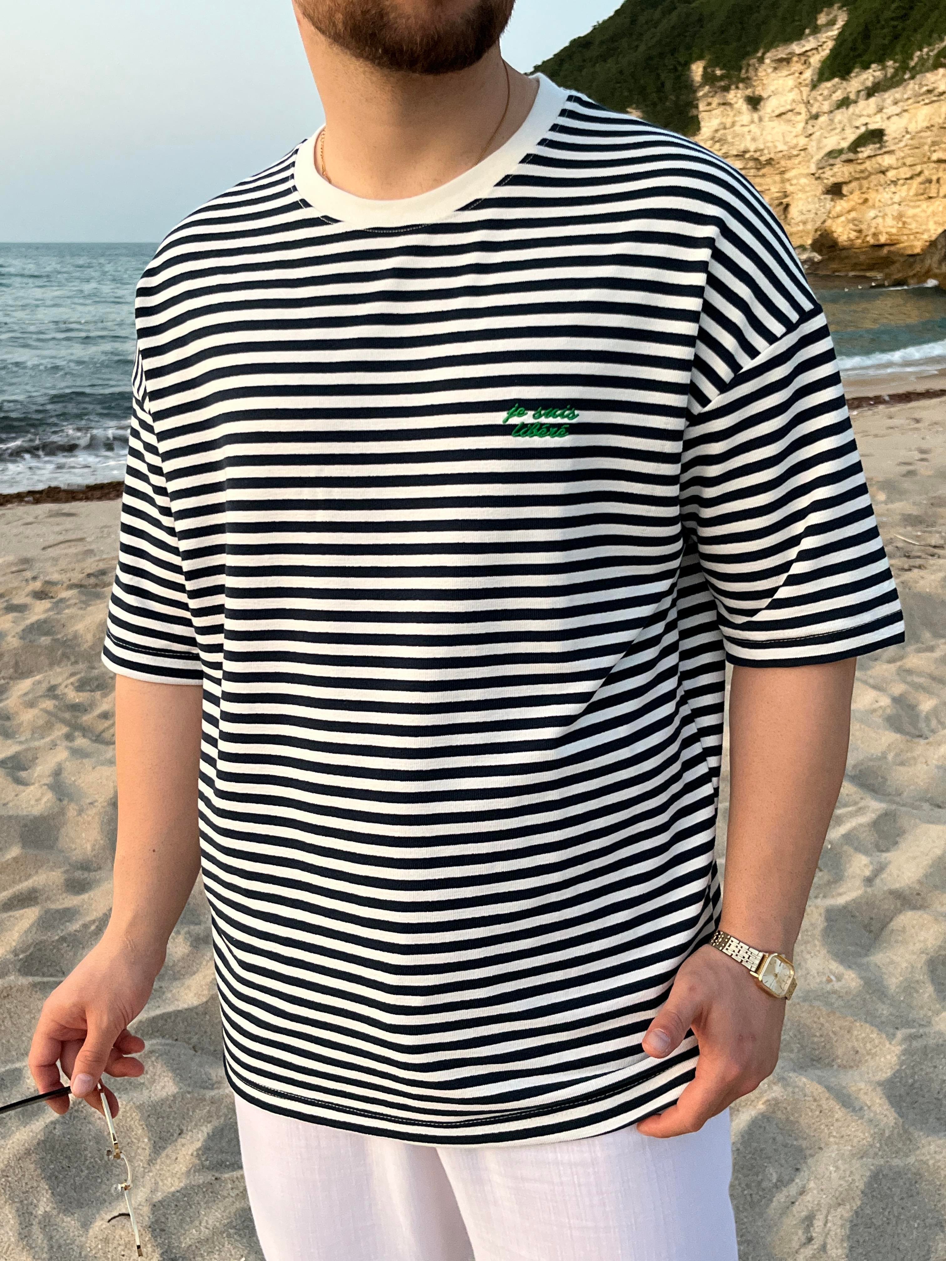 Lacivert Çizgili Nakış Detaylı Oversize T-shirt