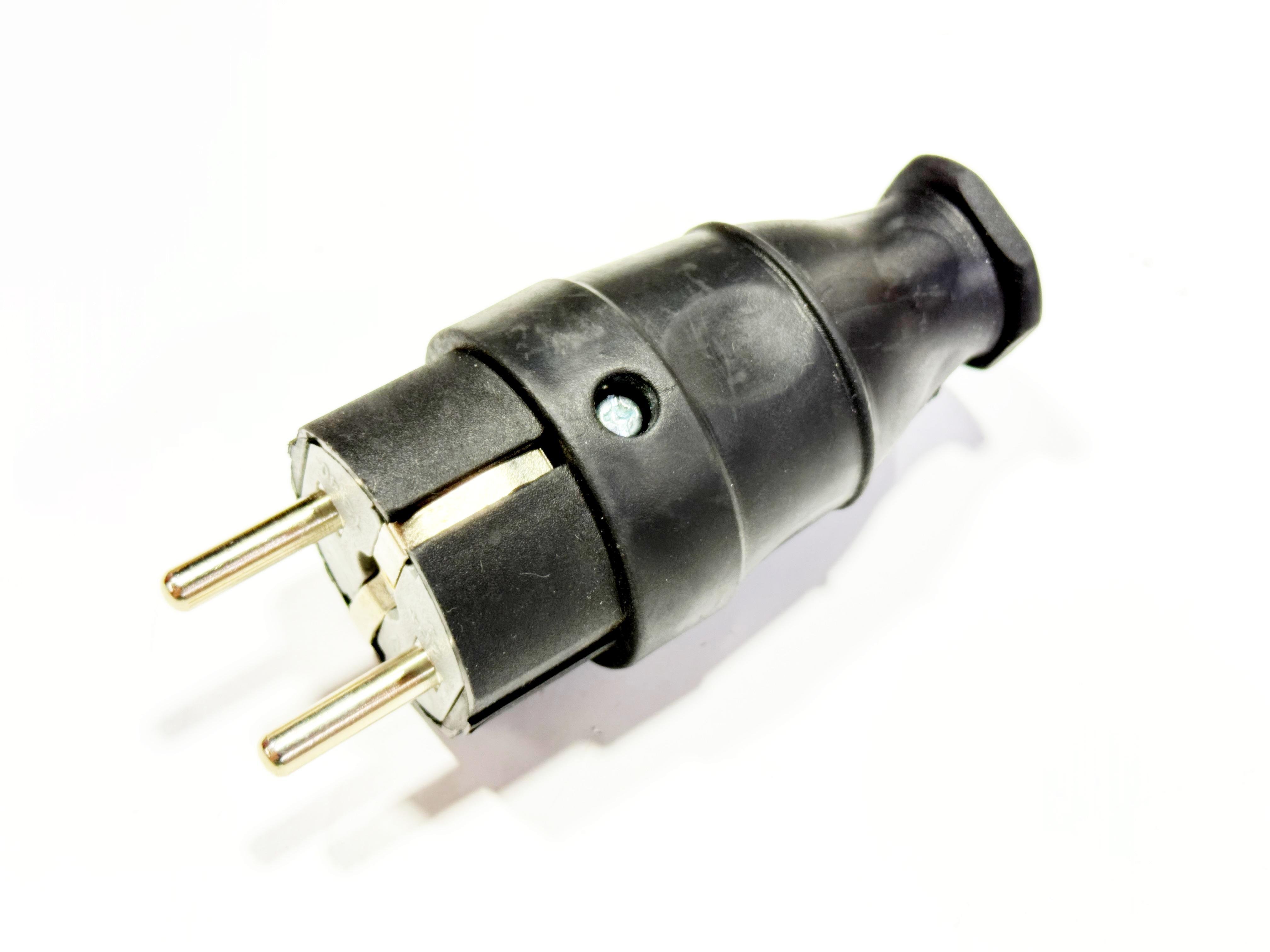 05.Cable and Plug Group230V Rubber Male Plug Black Color – Heavy-Duty Industrial Grade230V Rubber Male Plug Black Color – Heavy-Duty Industrial Grade