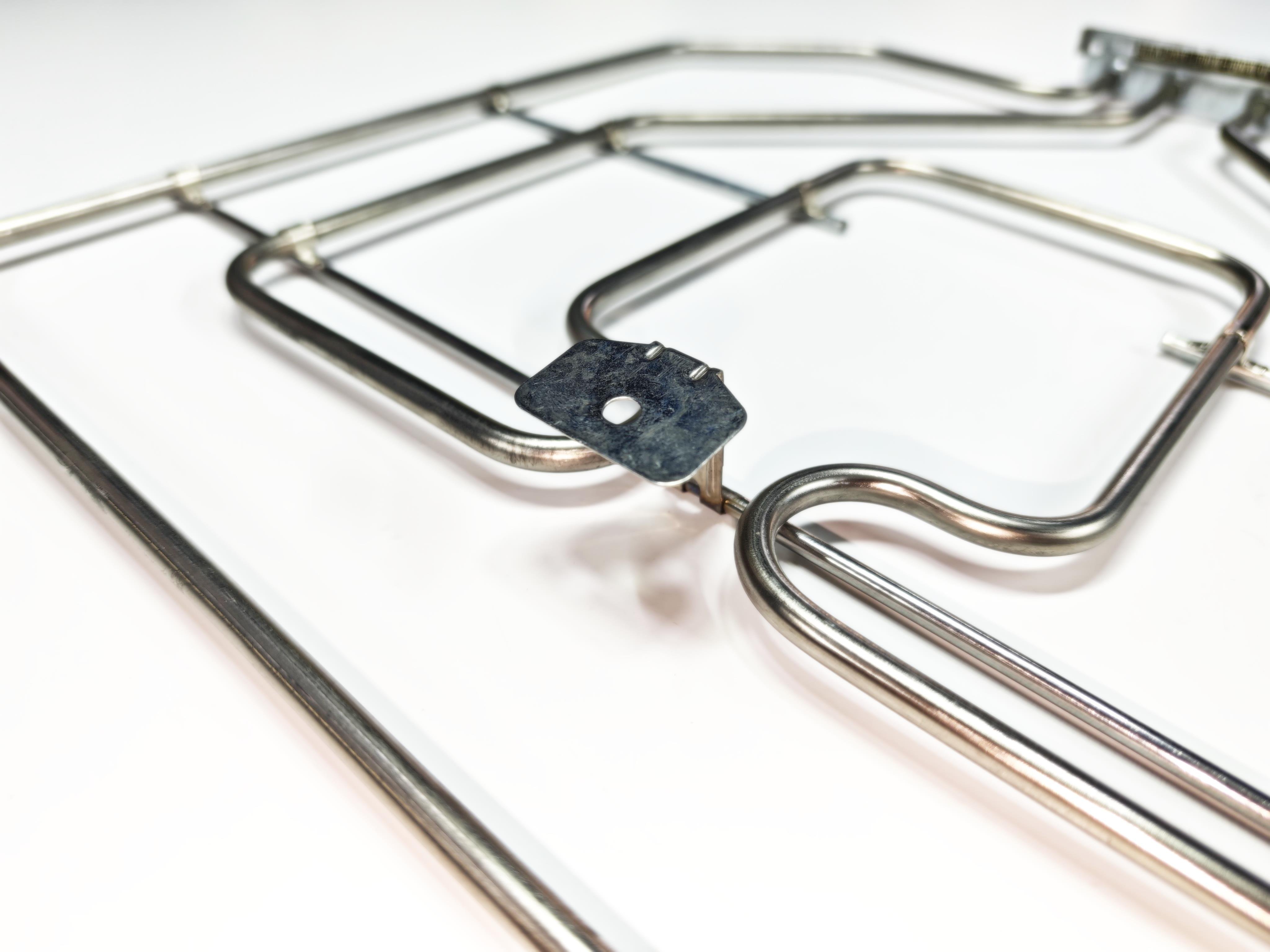 03.Heater Elements2800W Oven Heating Element (1300W+1500W) – CR304 Stainless Steel – 230V2800W Oven Heating Element (1300W+1500W) – CR304 Stainless Steel – 230V