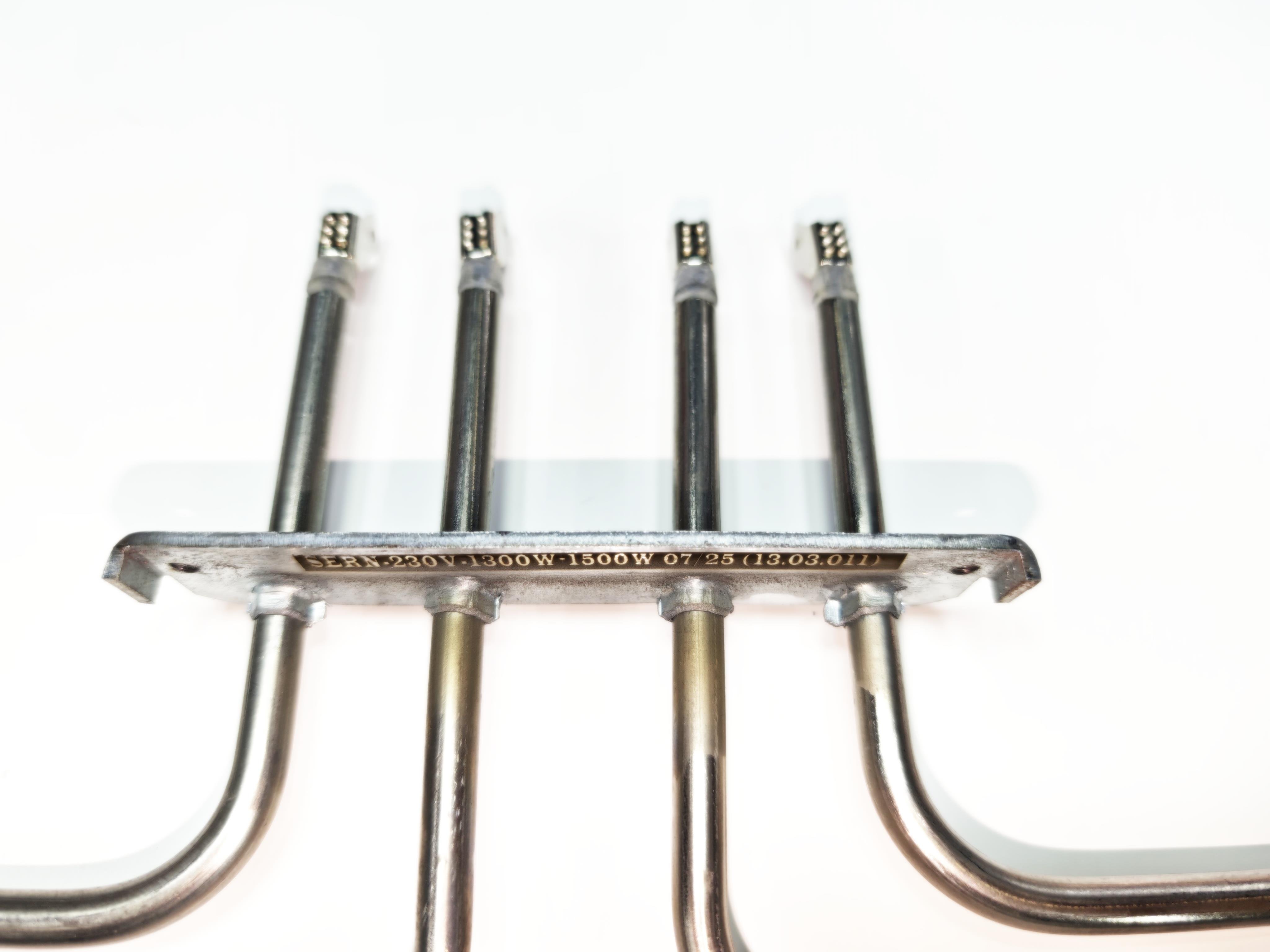 03.Heater Elements2800W Oven Heating Element (1300W+1500W) – CR304 Stainless Steel – 230V2800W Oven Heating Element (1300W+1500W) – CR304 Stainless Steel – 230V