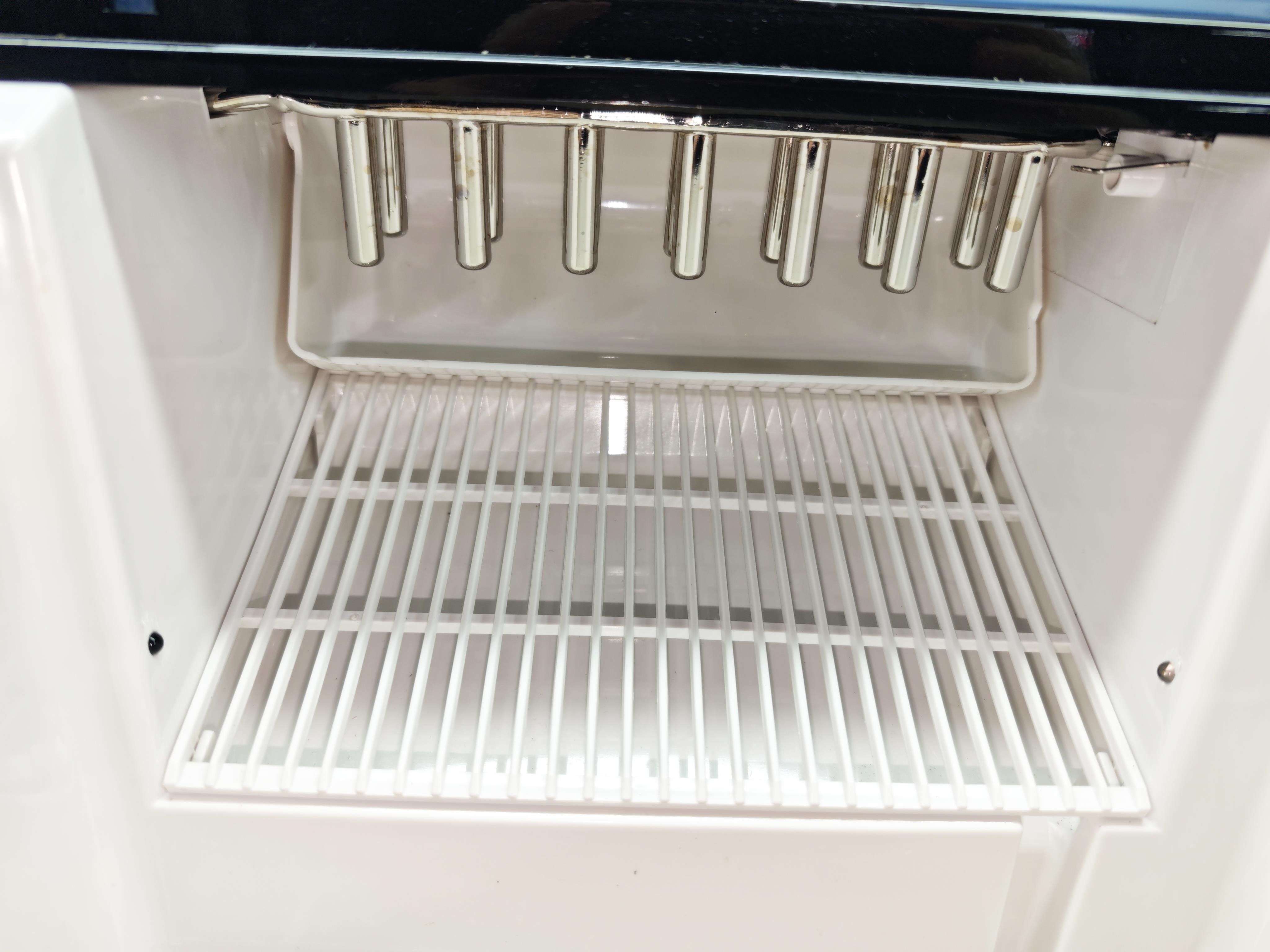 01.ProductsAlveon ALV16 Ice Maker Machine 15kg/24h Compact Automatic Ice Cube MakerAlveon ALV16 Ice Maker Machine 15kg/24h Compact Automatic Ice Cube Maker